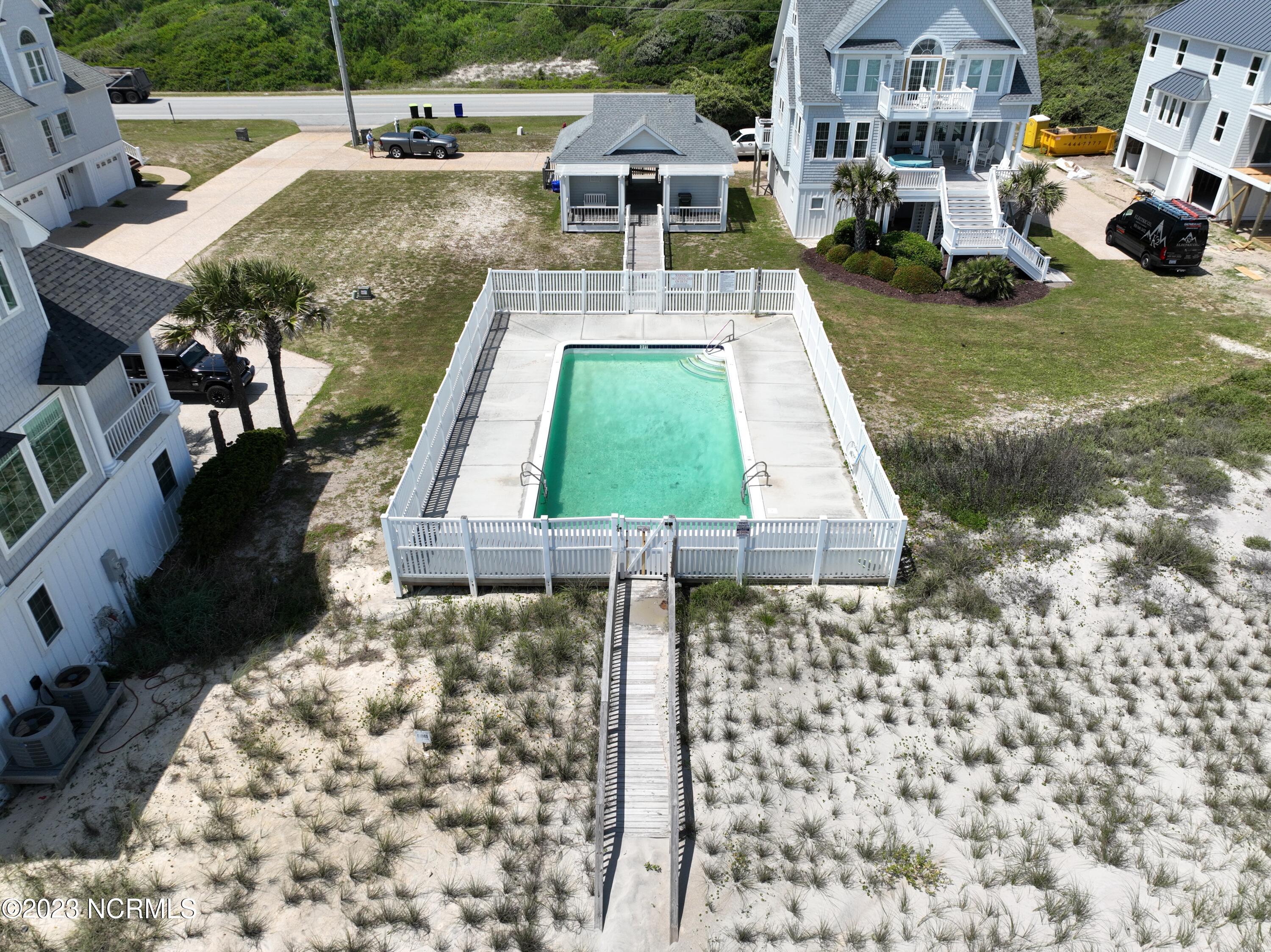4300 Island Drive Property Photo 9