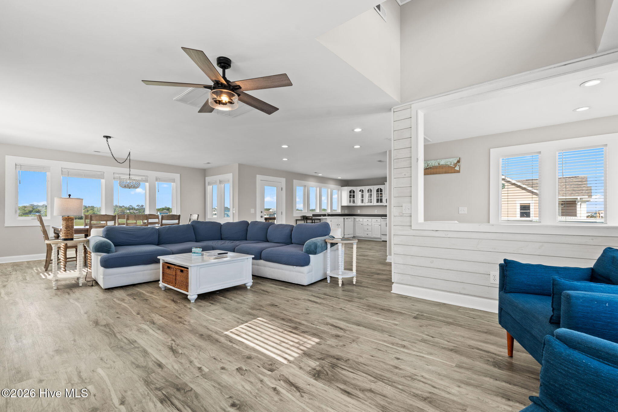 598 Ocean Boulevard W Property Photo 10