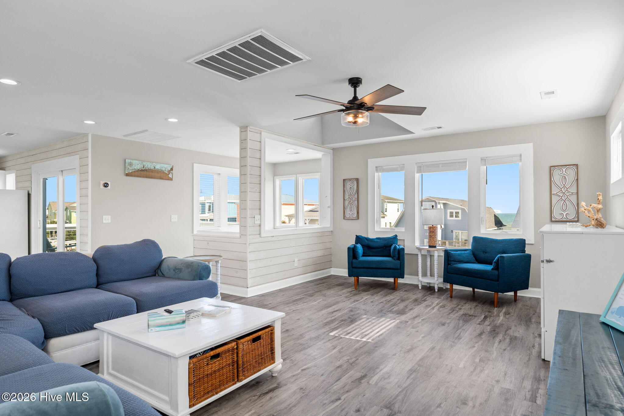 598 Ocean Boulevard W Property Photo 12