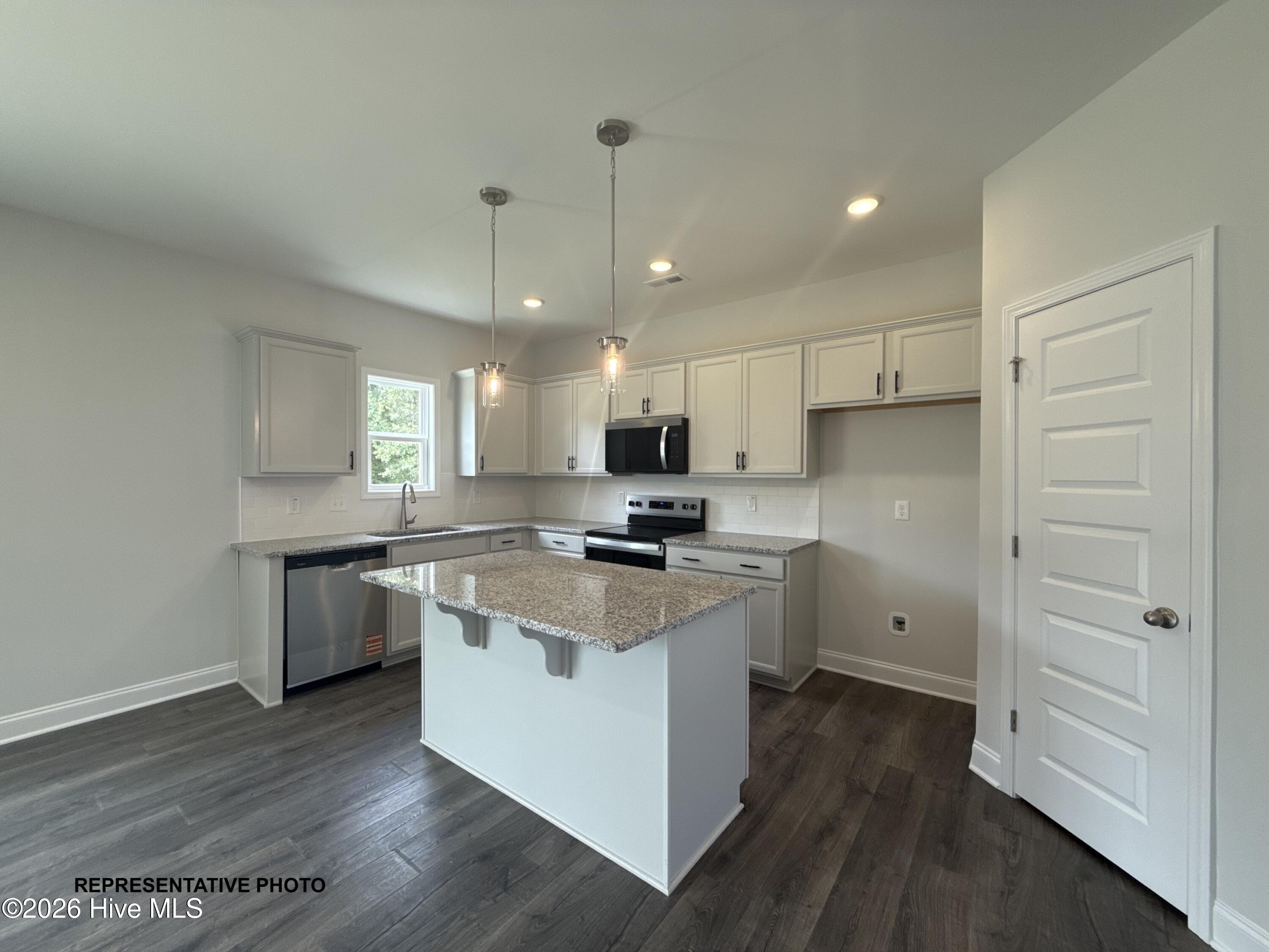 648 Springtooth Drive Property Photo 3