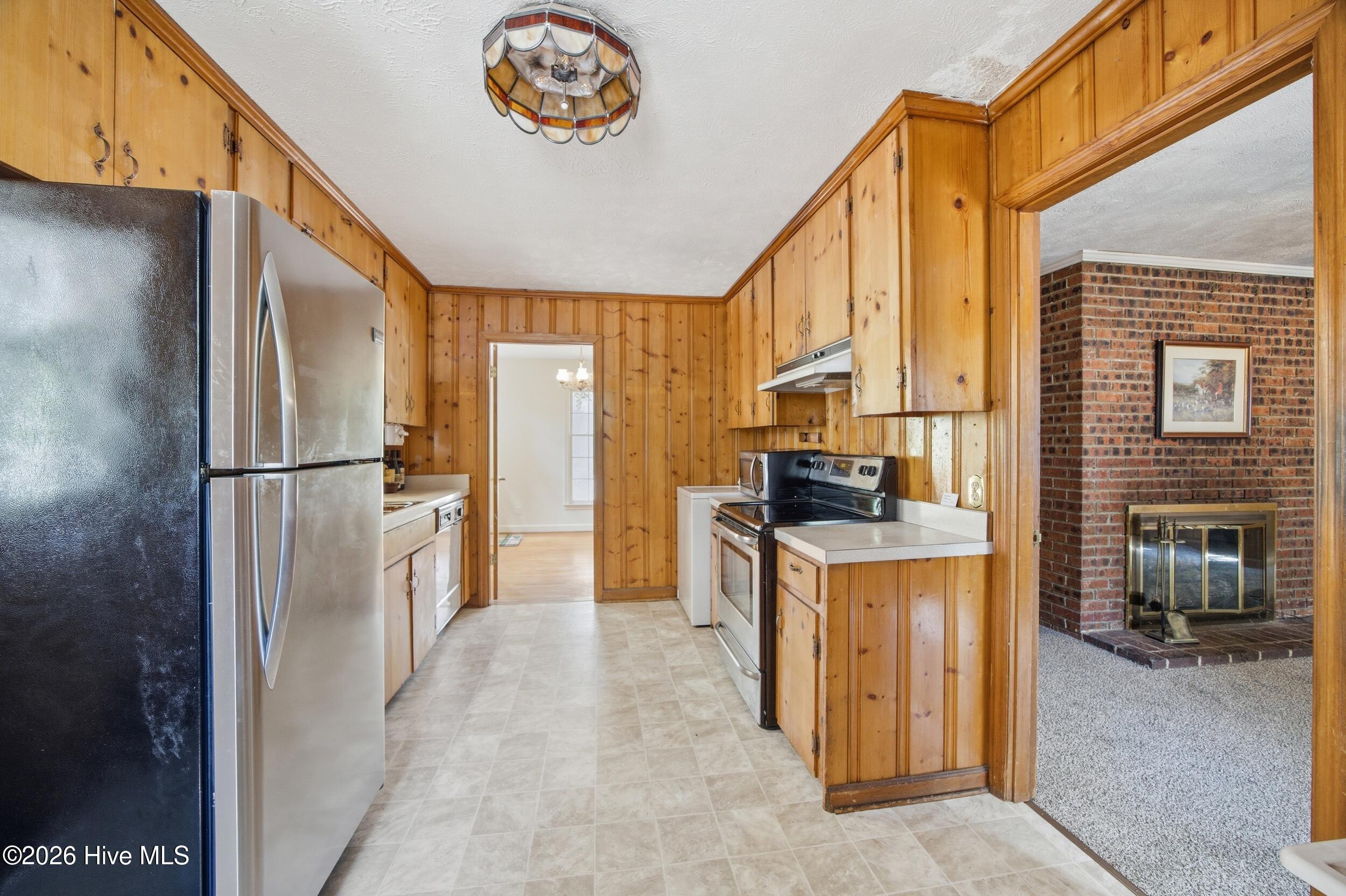 1205 Rollins Avenue Property Photo 8