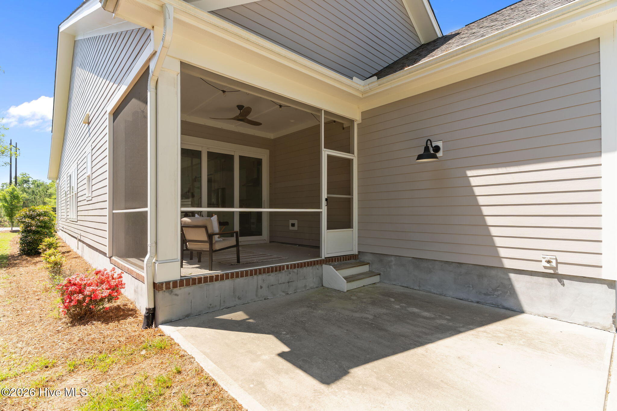 323 Cornubia Drive Property Photo 32