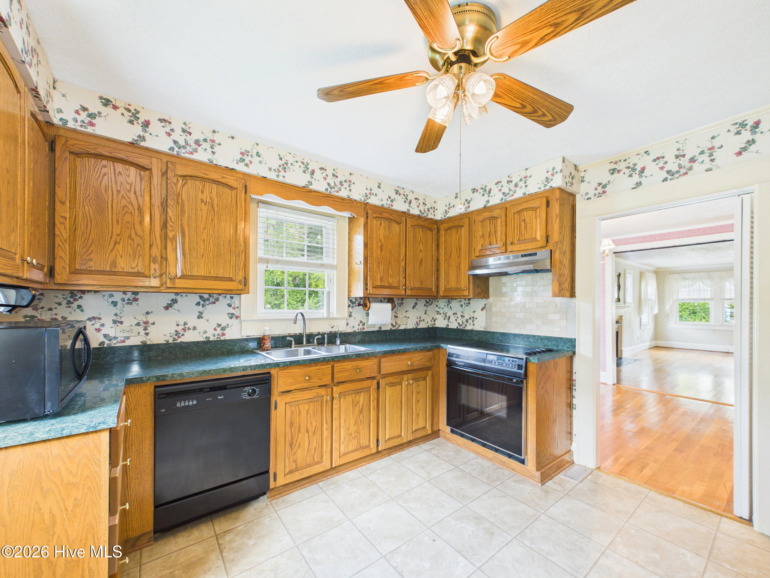 409 Myrtle Avenue Property Photo 5