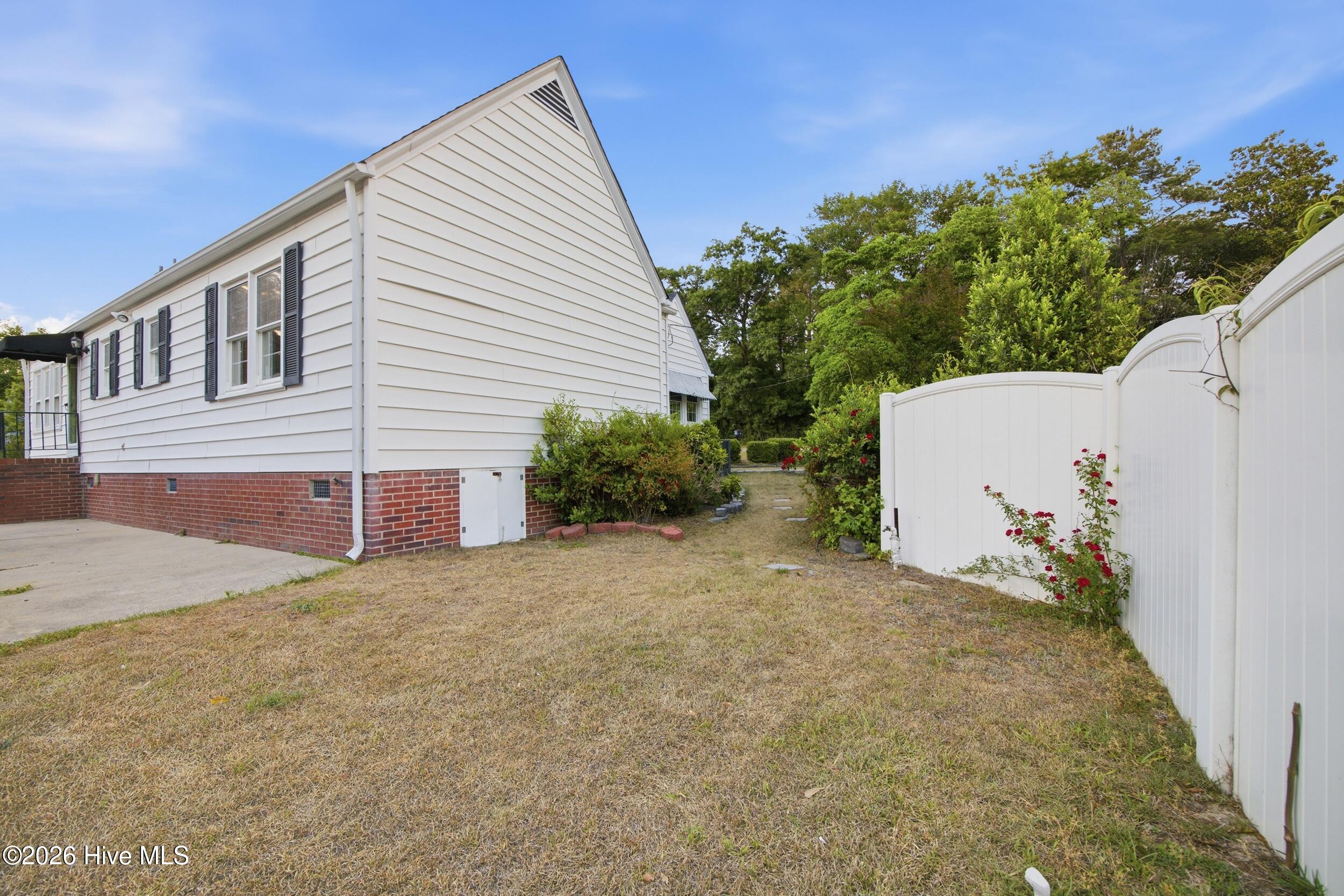409 Myrtle Avenue Property Photo 28