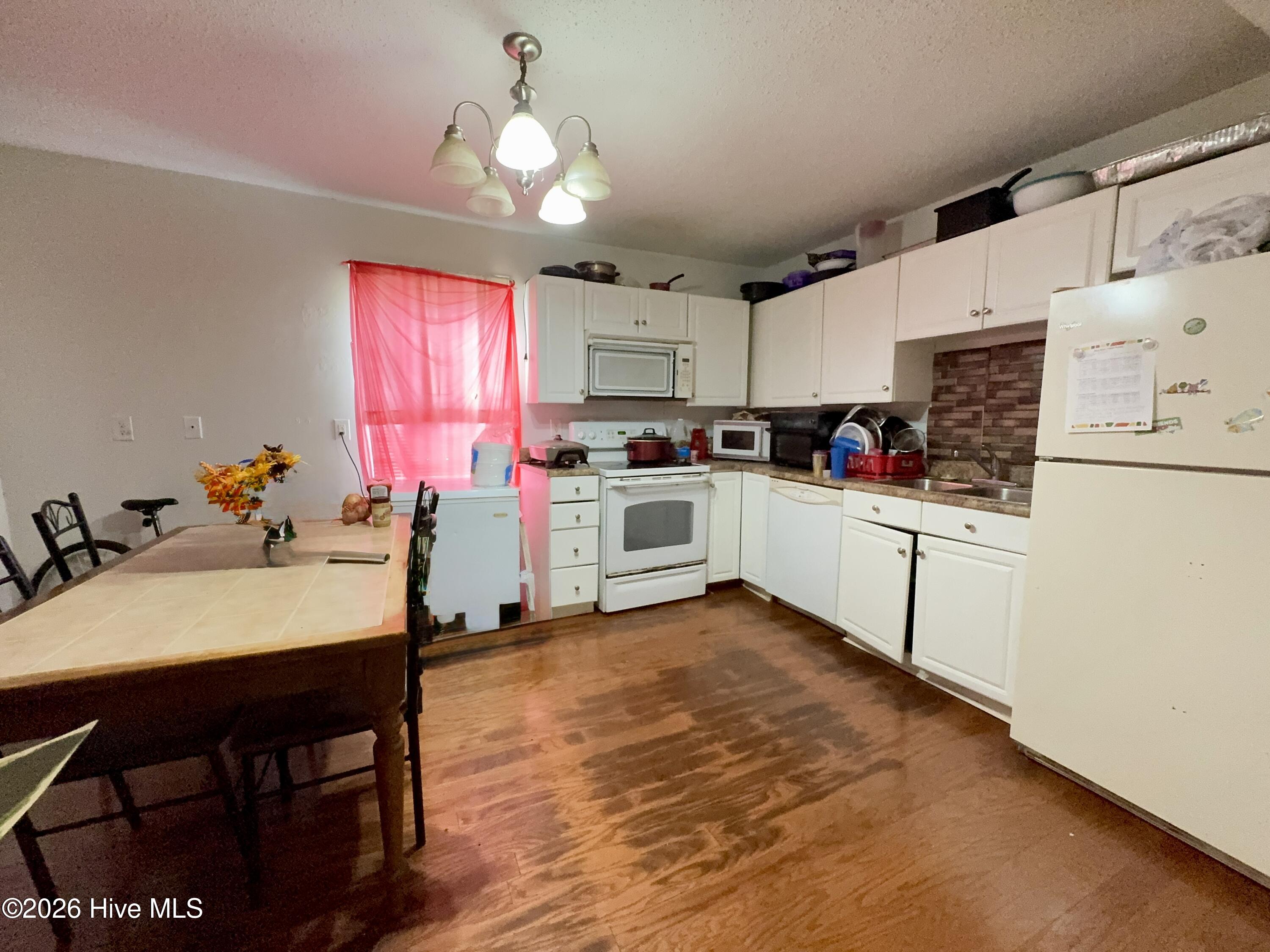203 King Street Property Photo 6