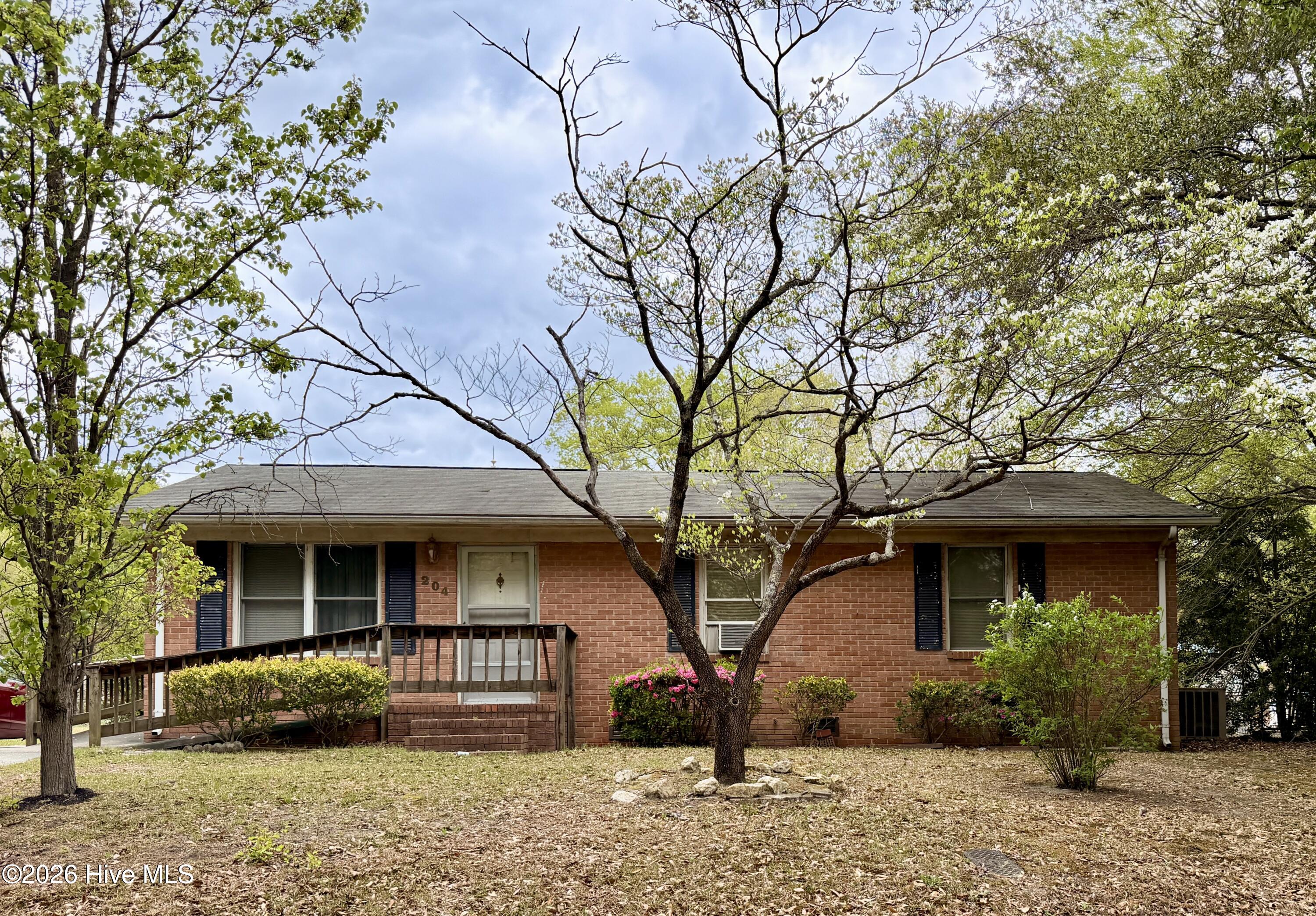 204 Easterling Street Property Photo 1