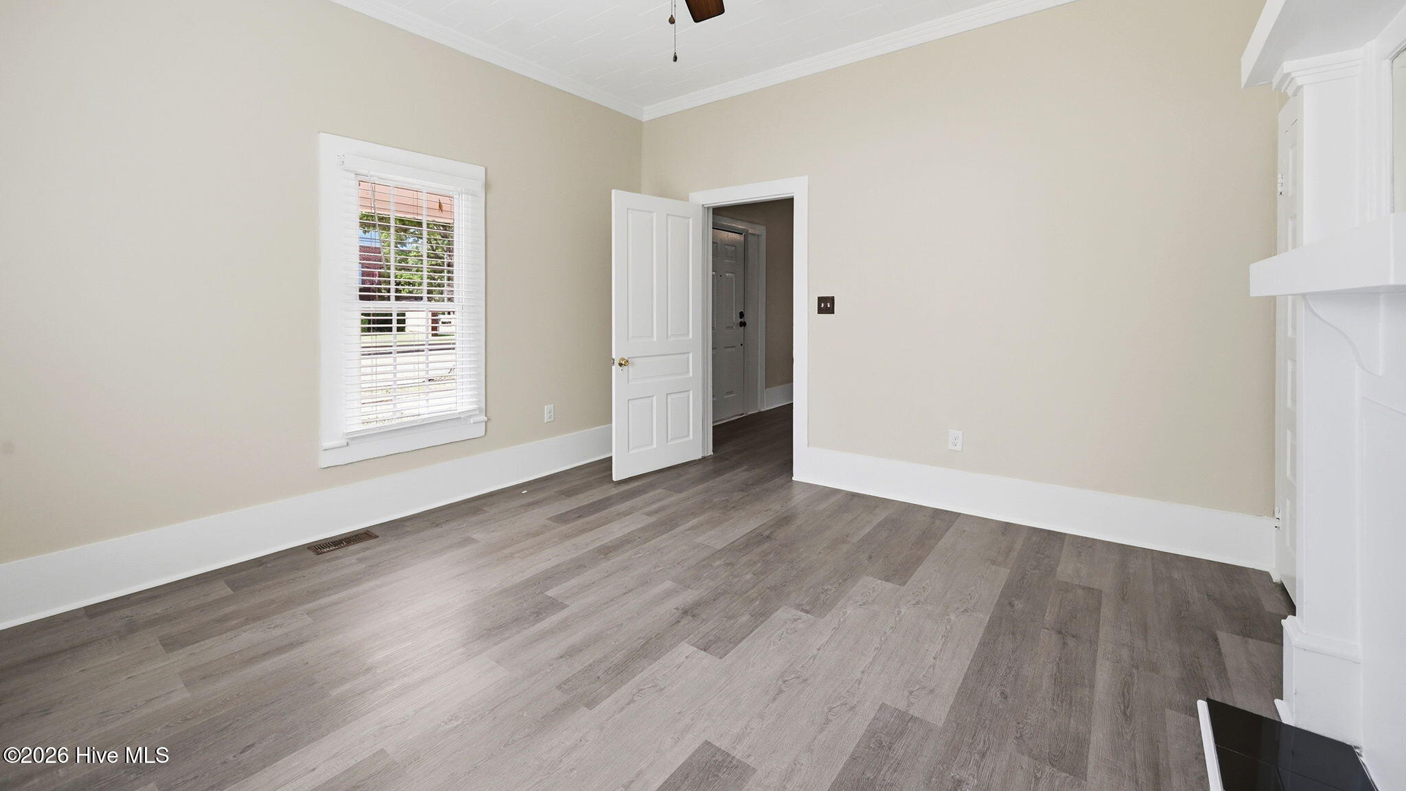 465 Third Street Property Photo 22