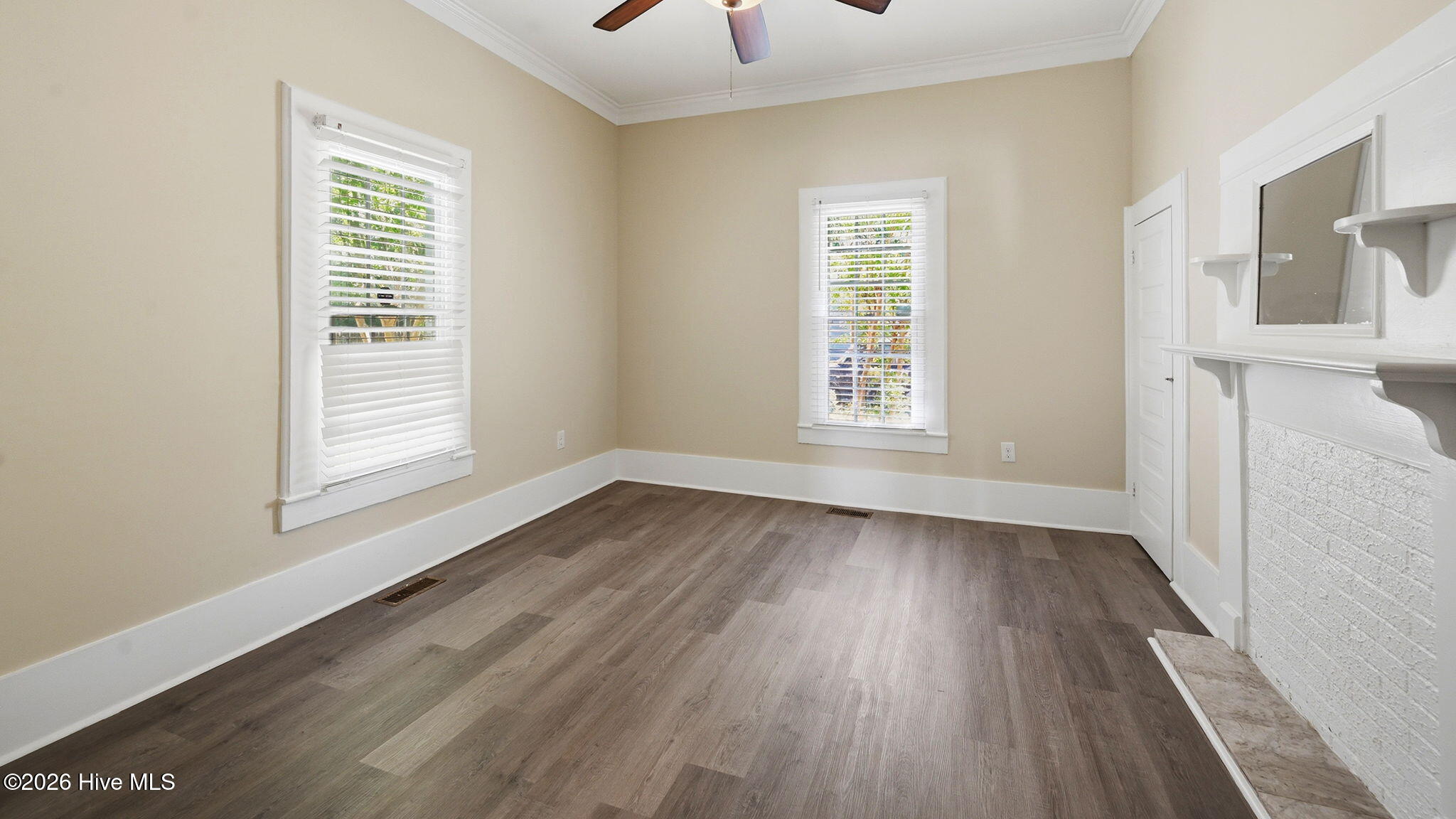 465 Third Street Property Photo 23