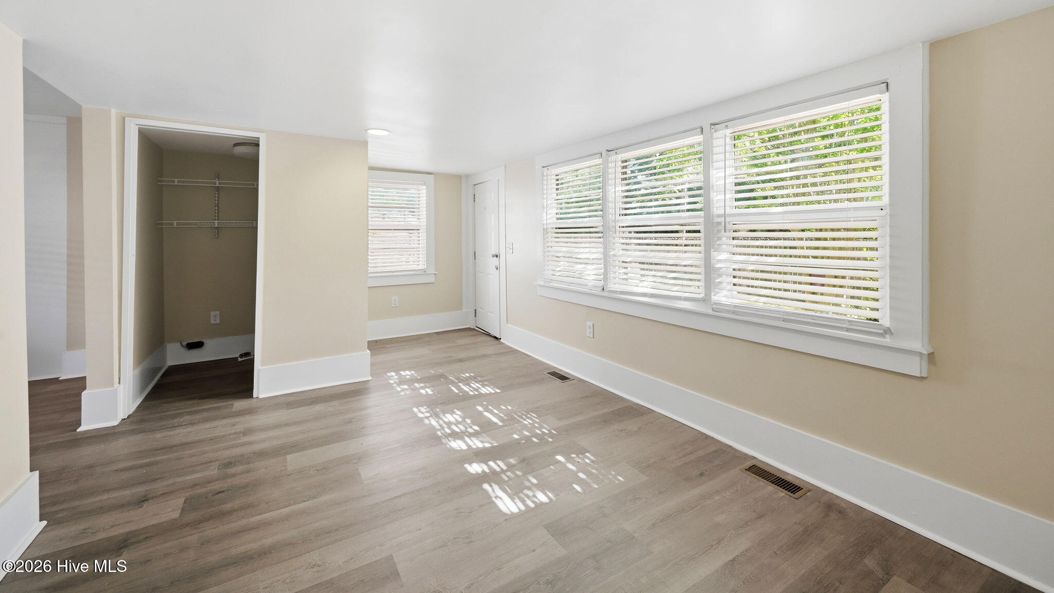 465 Third Street Property Photo 29