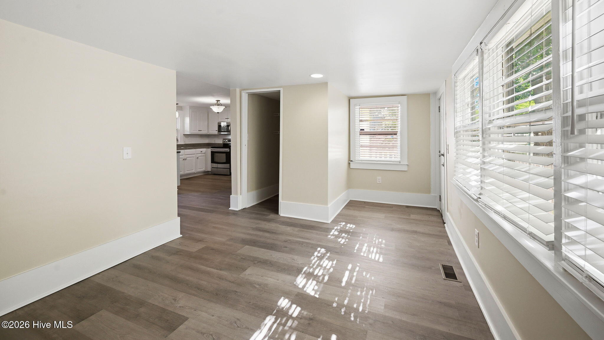 465 Third Street Property Photo 30