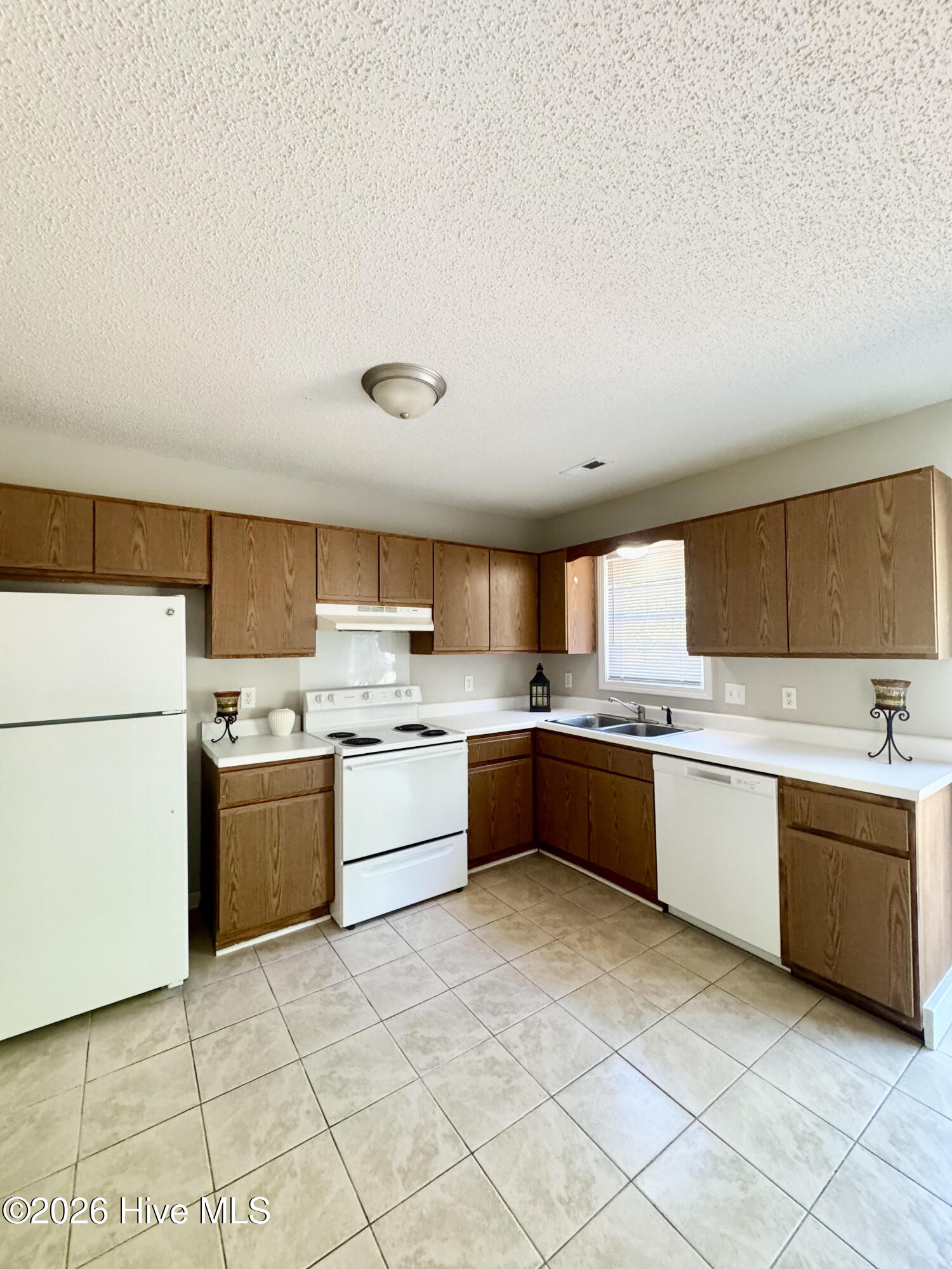 209 Chokecherry S Property Photo 4