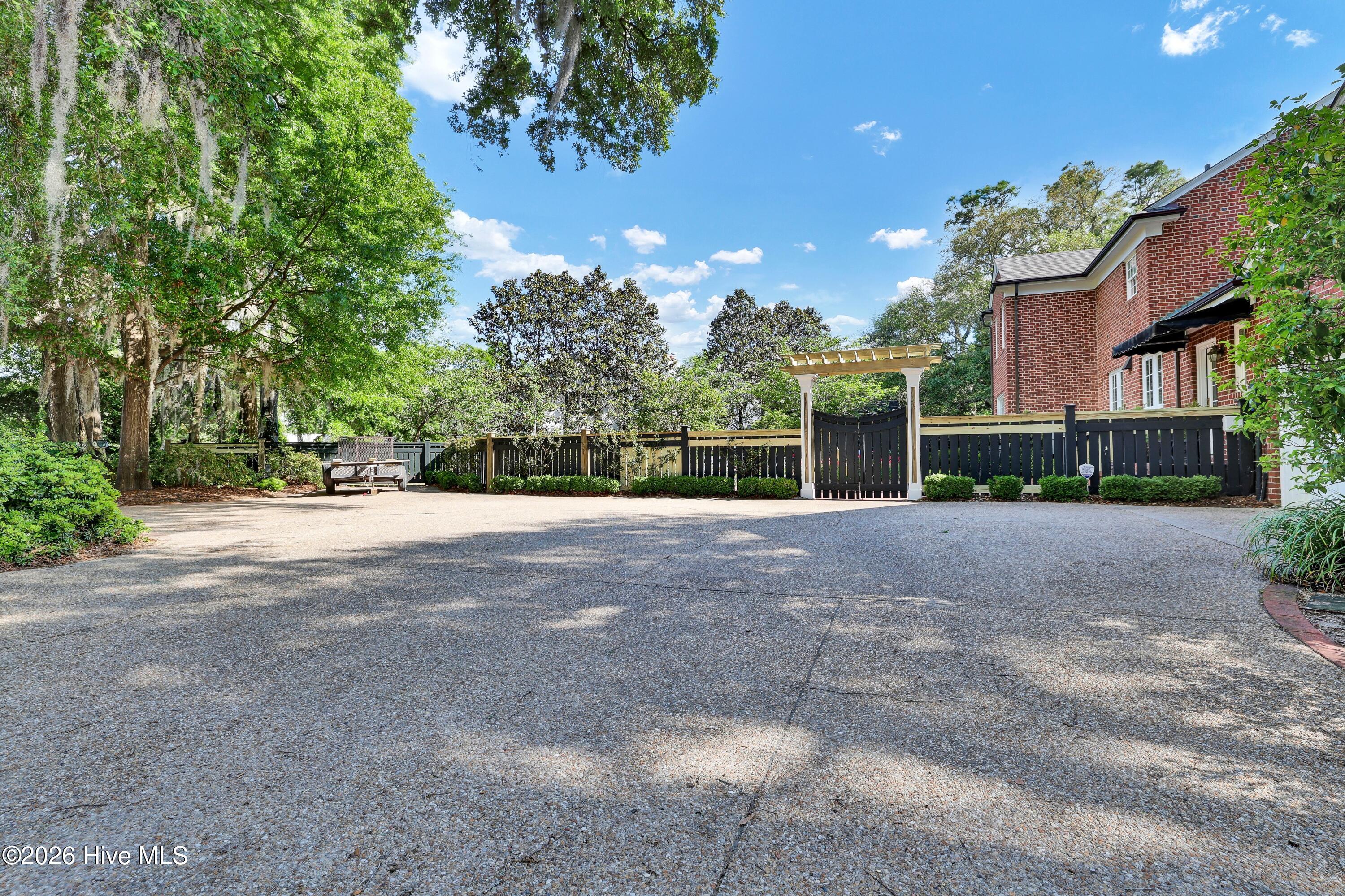 1411 Live Oak Parkway Property Photo 47