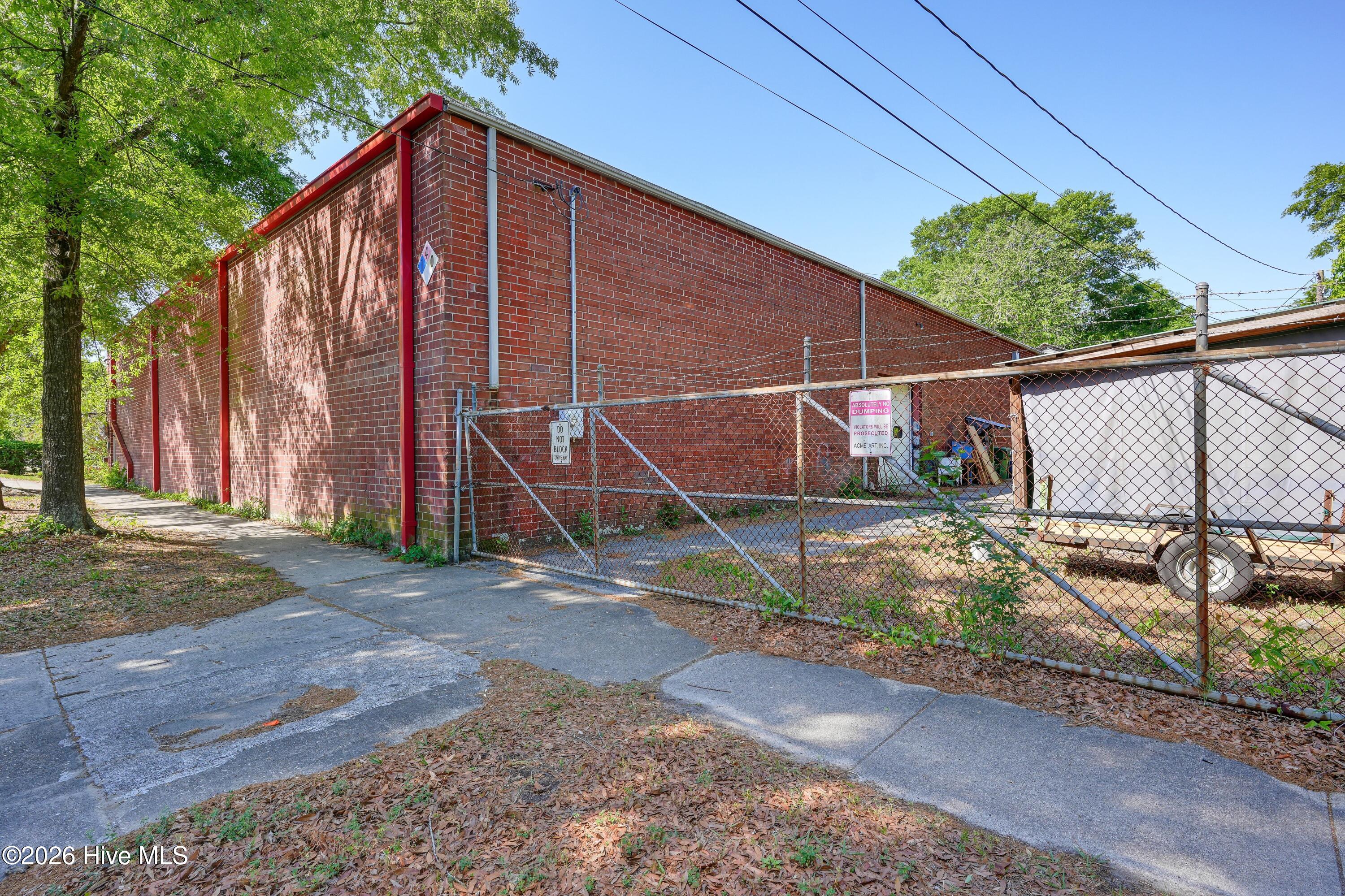 711 N 5th Avenue Property Photo 3