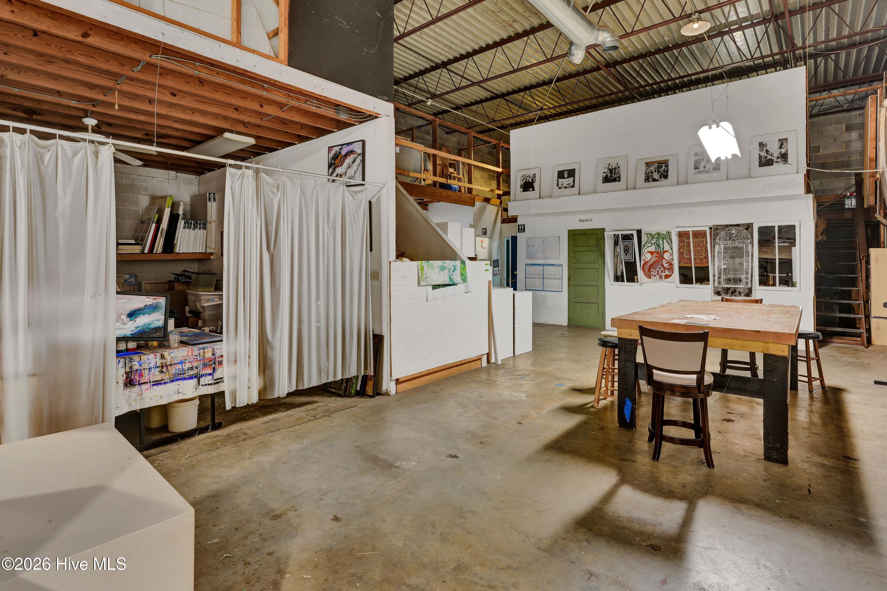 711 N 5th Avenue Property Photo 11