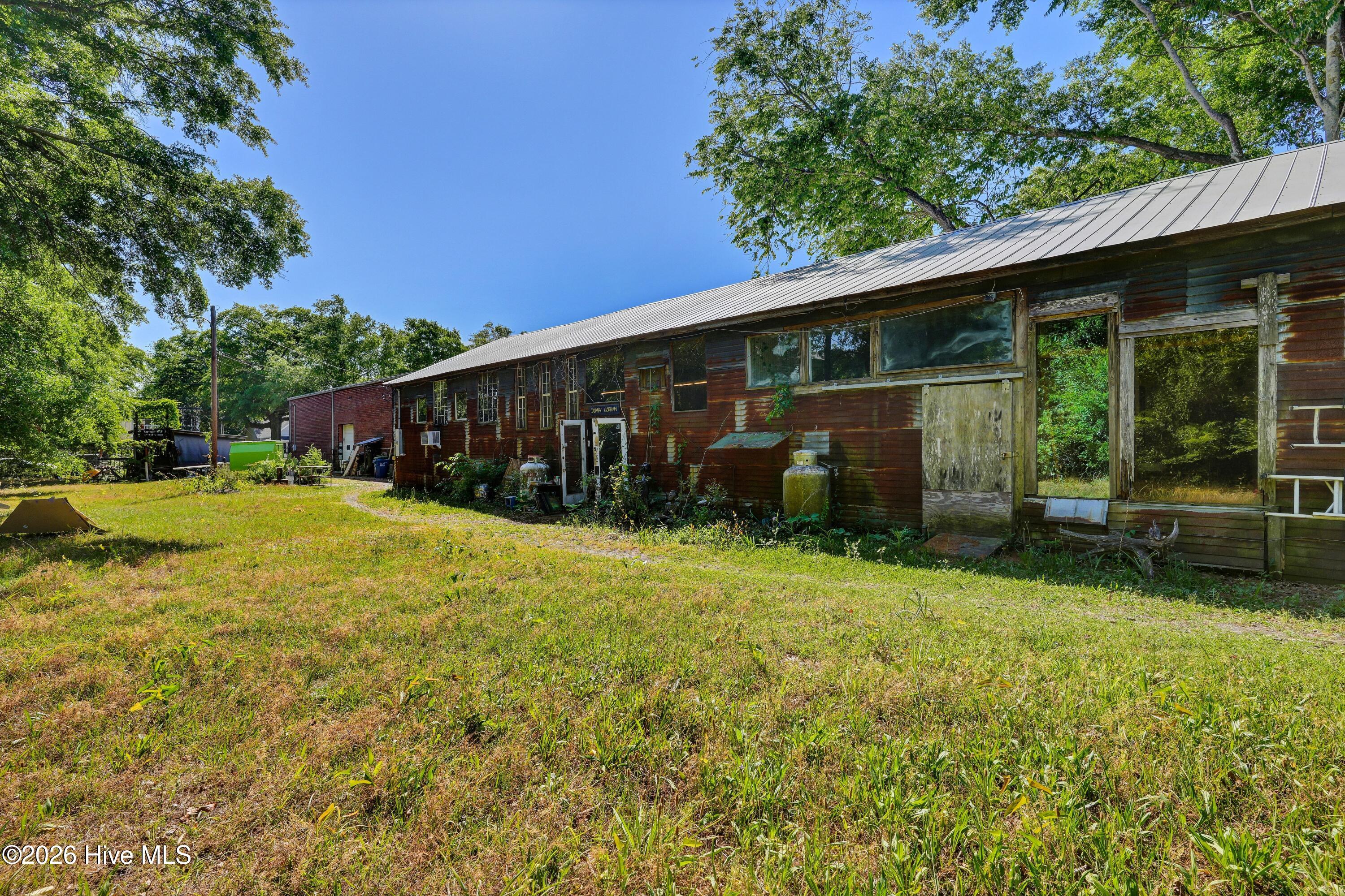 711 N 5th Avenue Property Photo 28