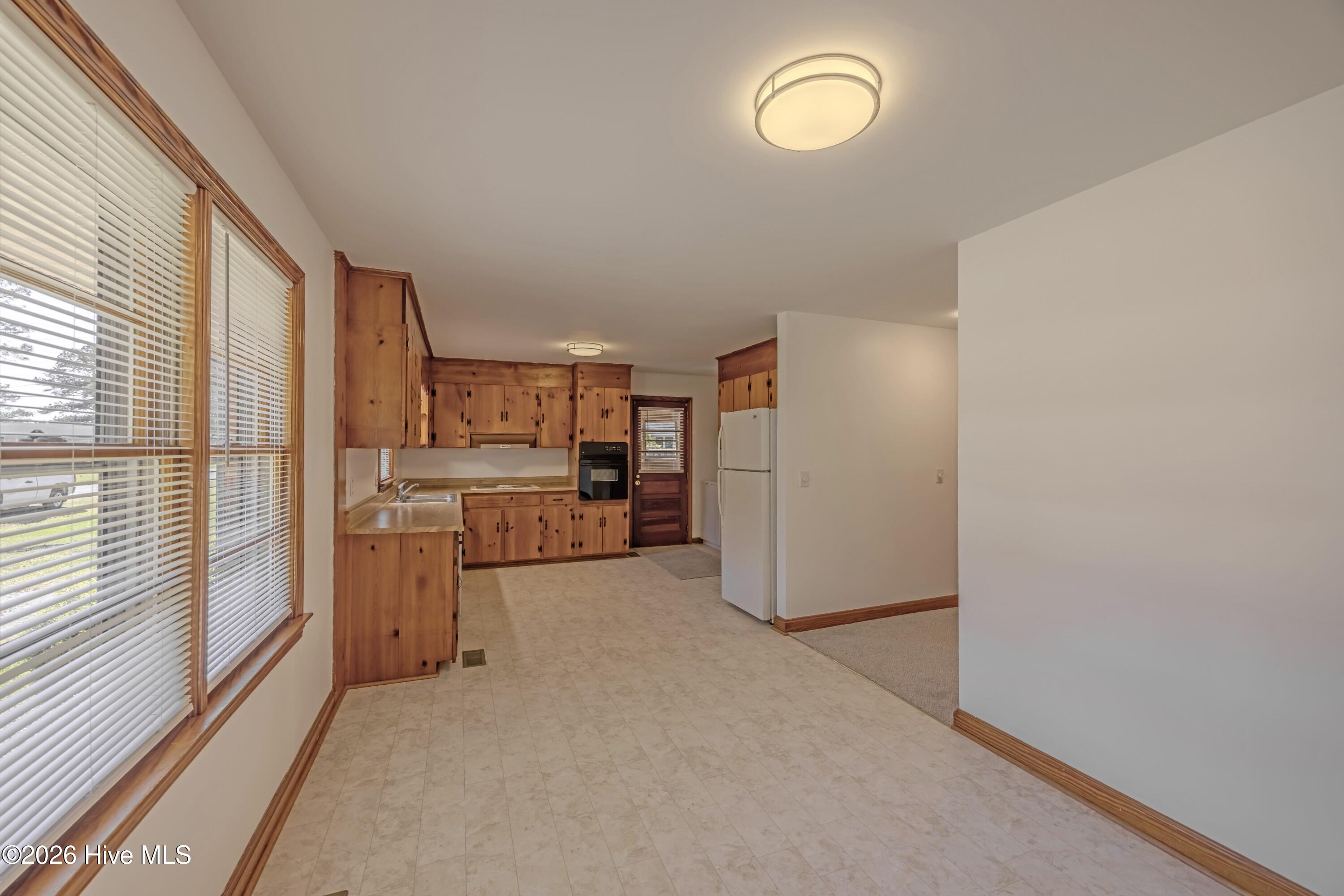 610 W Church Street Property Photo 5