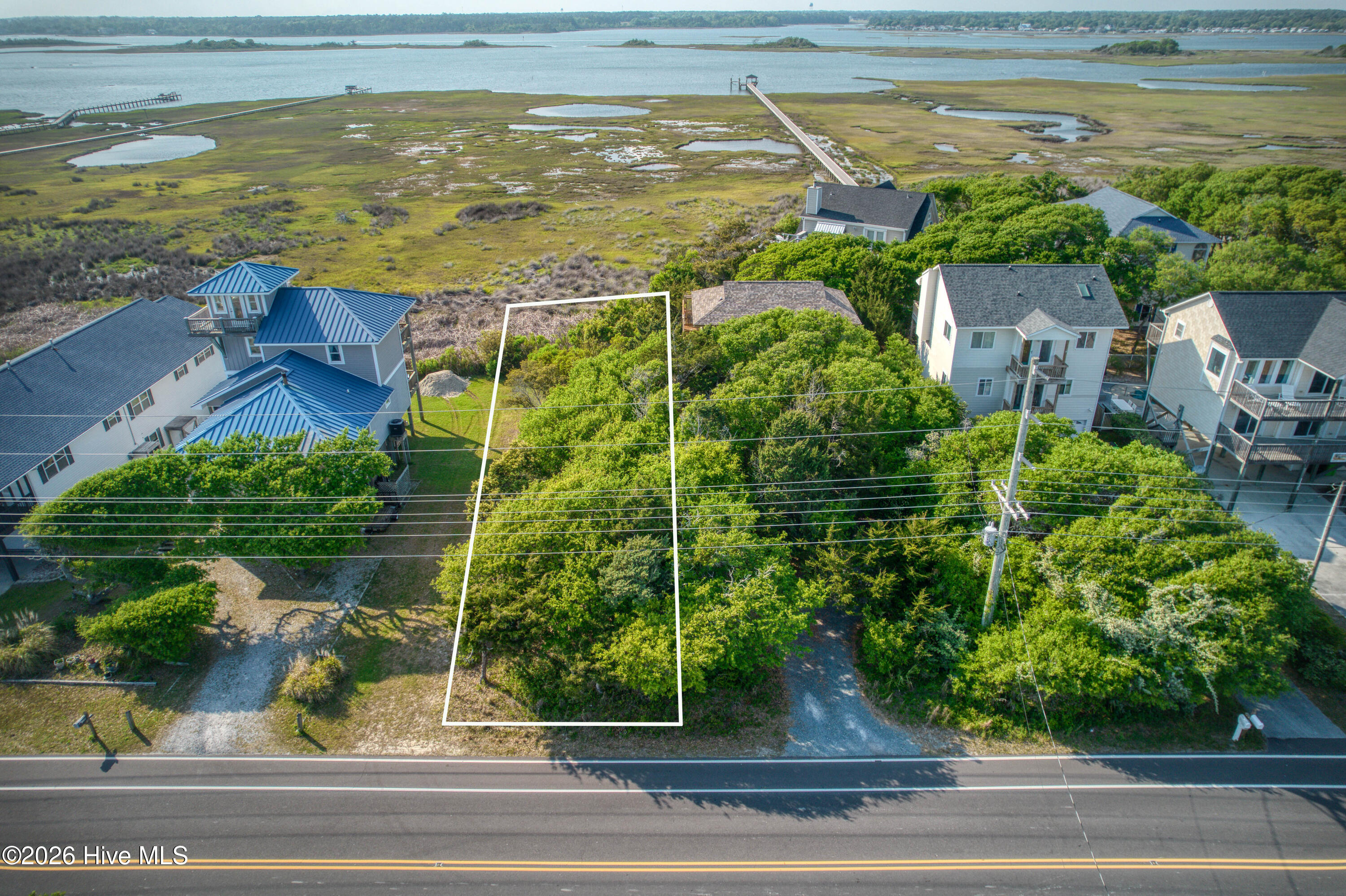 1131 S Topsail Drive Property Photo 1