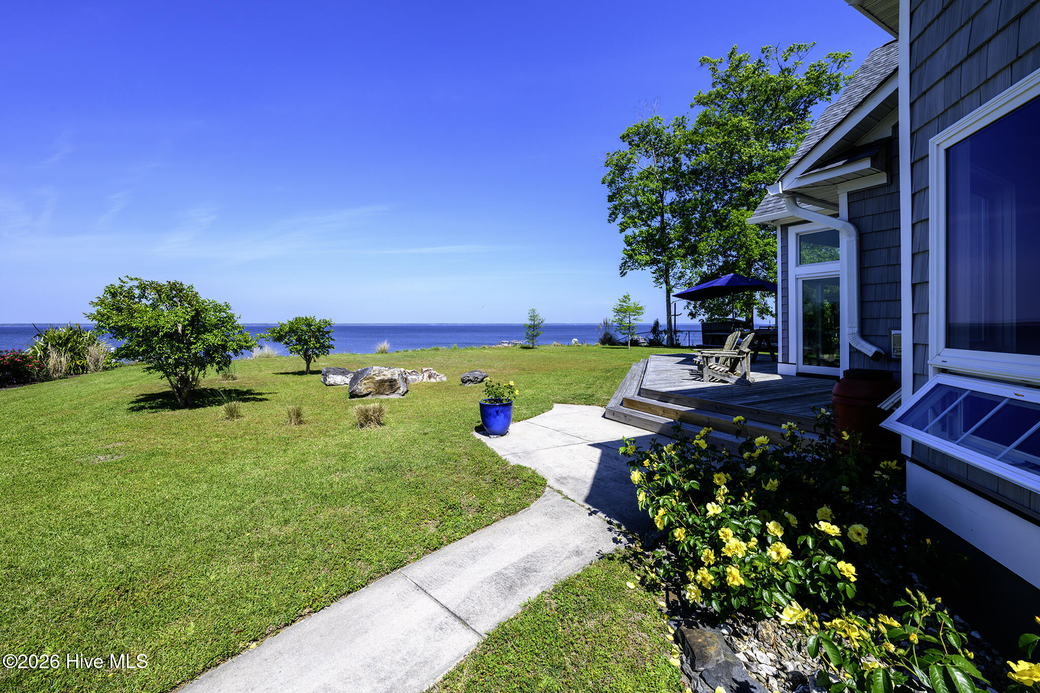 228 Drake Landing Property Photo 40