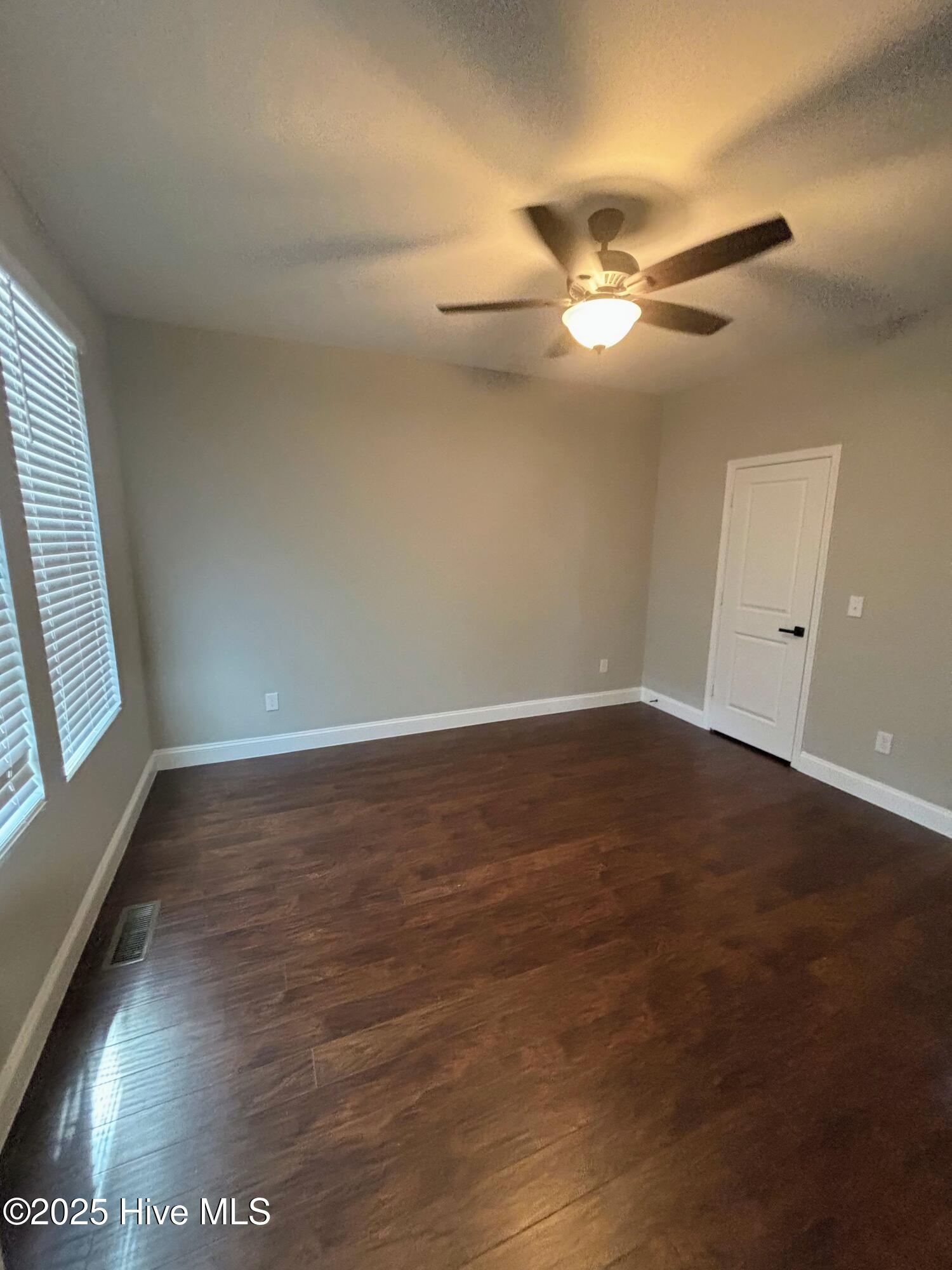 1528 Chateau Lane Property Photo 6