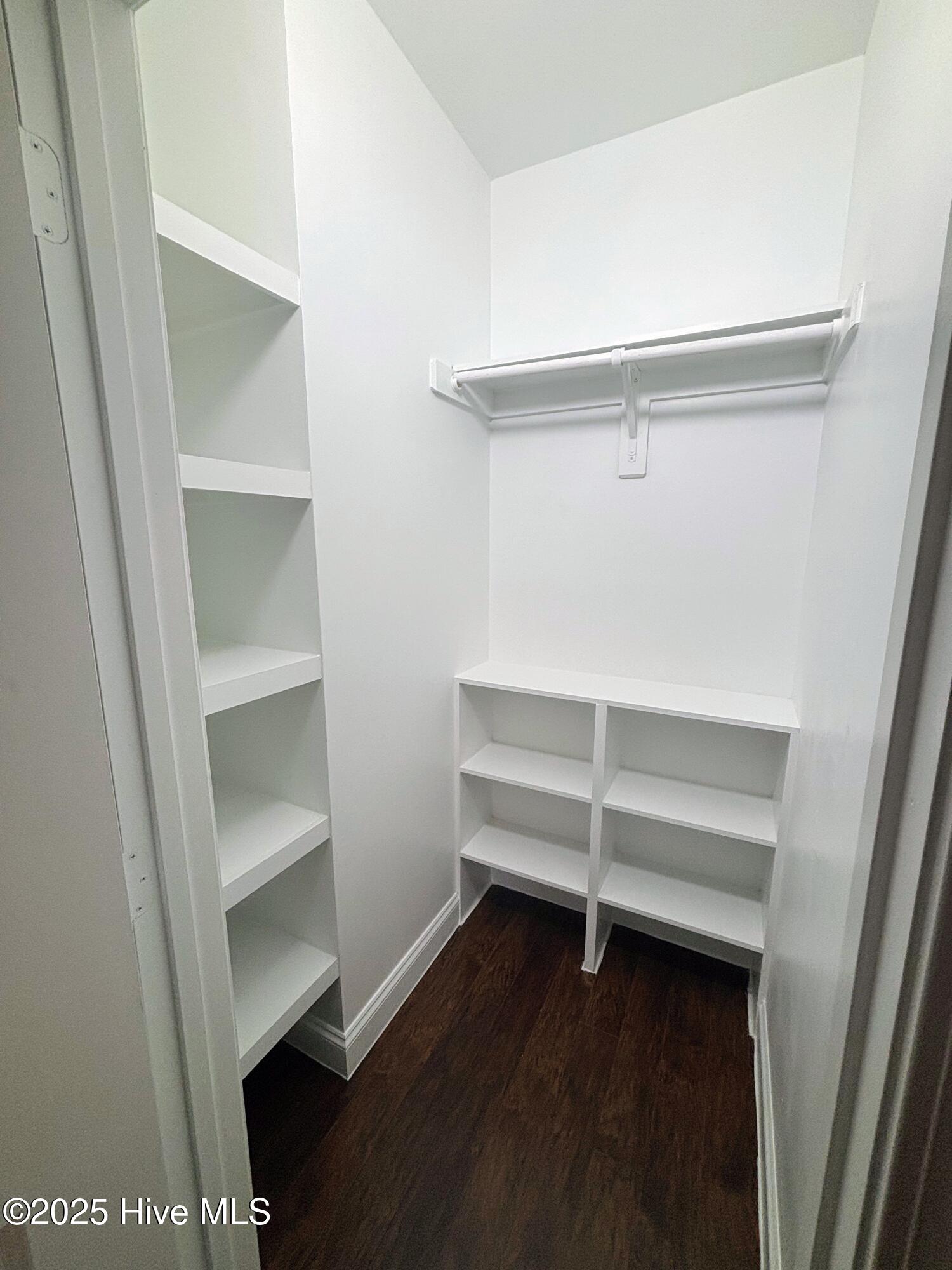 1528 Chateau Lane Property Photo 8