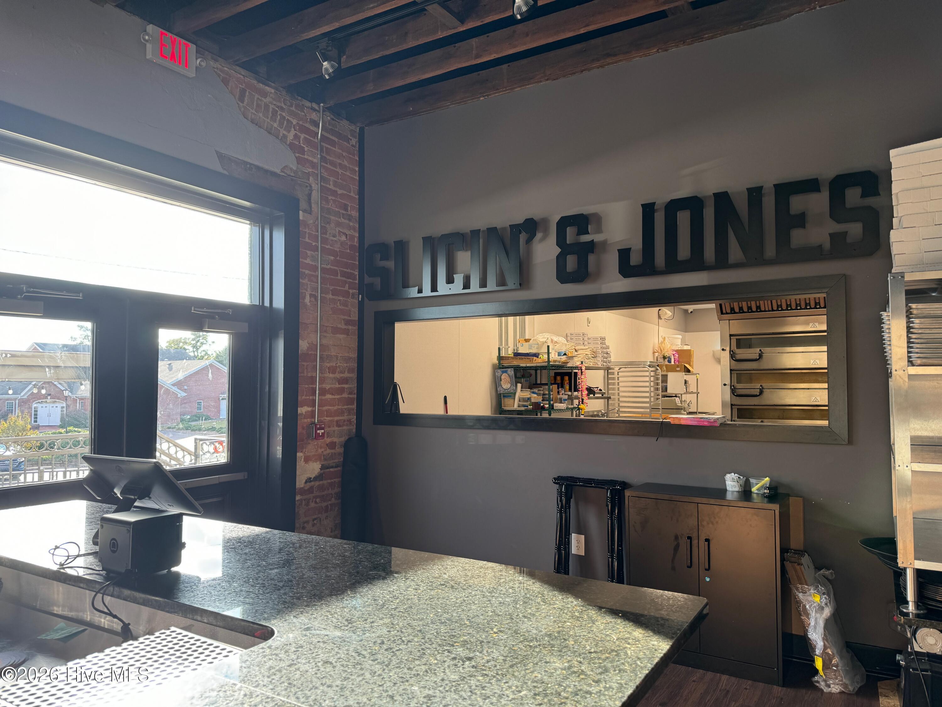 106 S Ray Street Property Photo 8