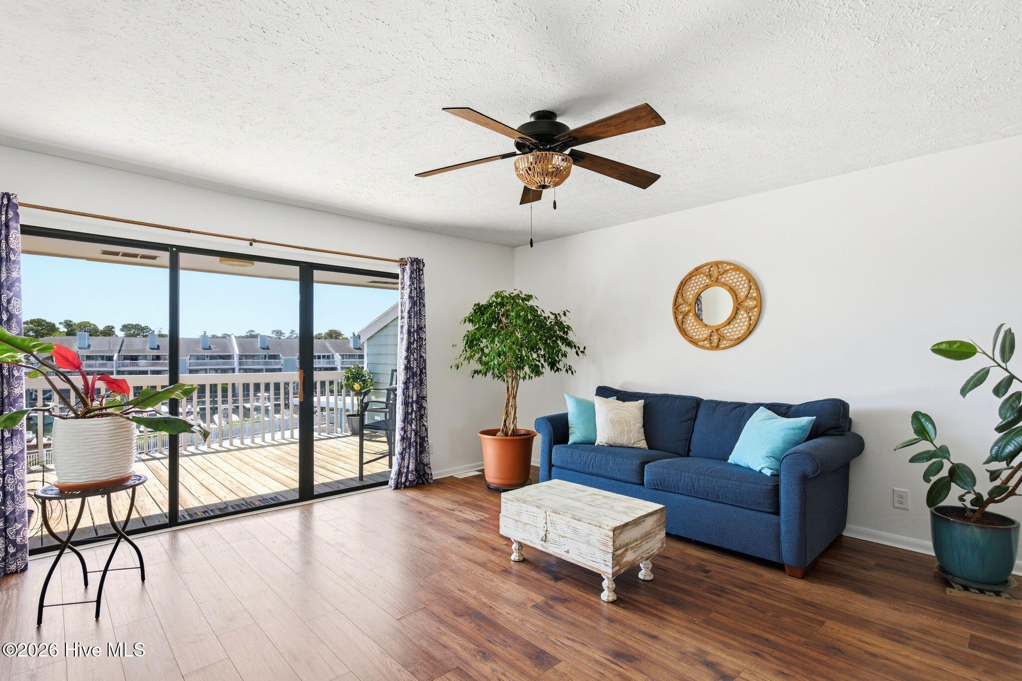 105 Teakwood Drive Apt 702 Property Photo 16