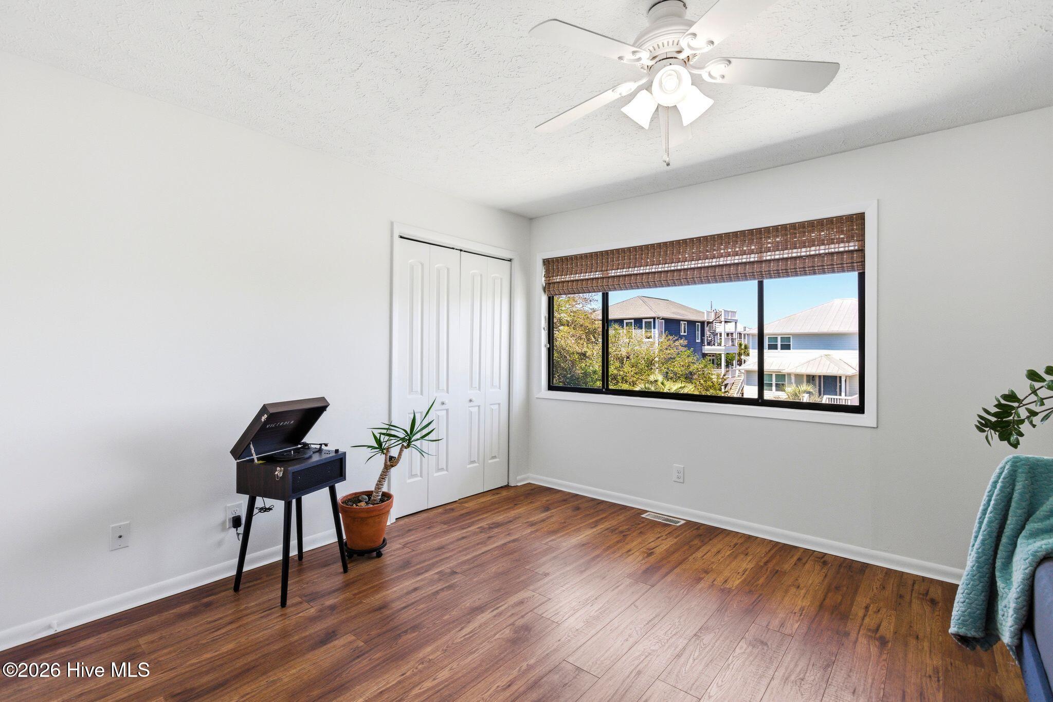 105 Teakwood Drive Apt 702 Property Photo 27