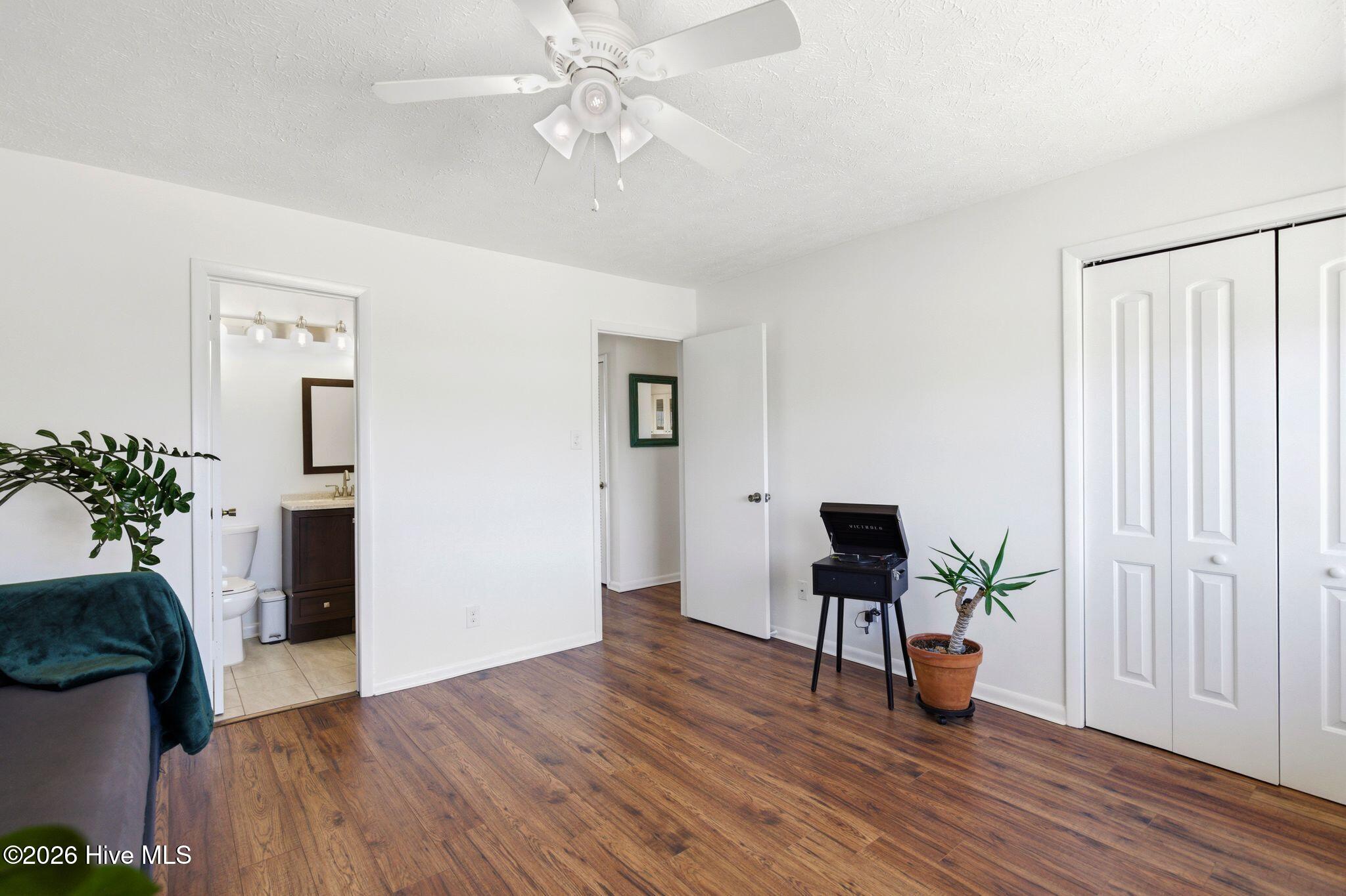 105 Teakwood Drive Apt 702 Property Photo 28
