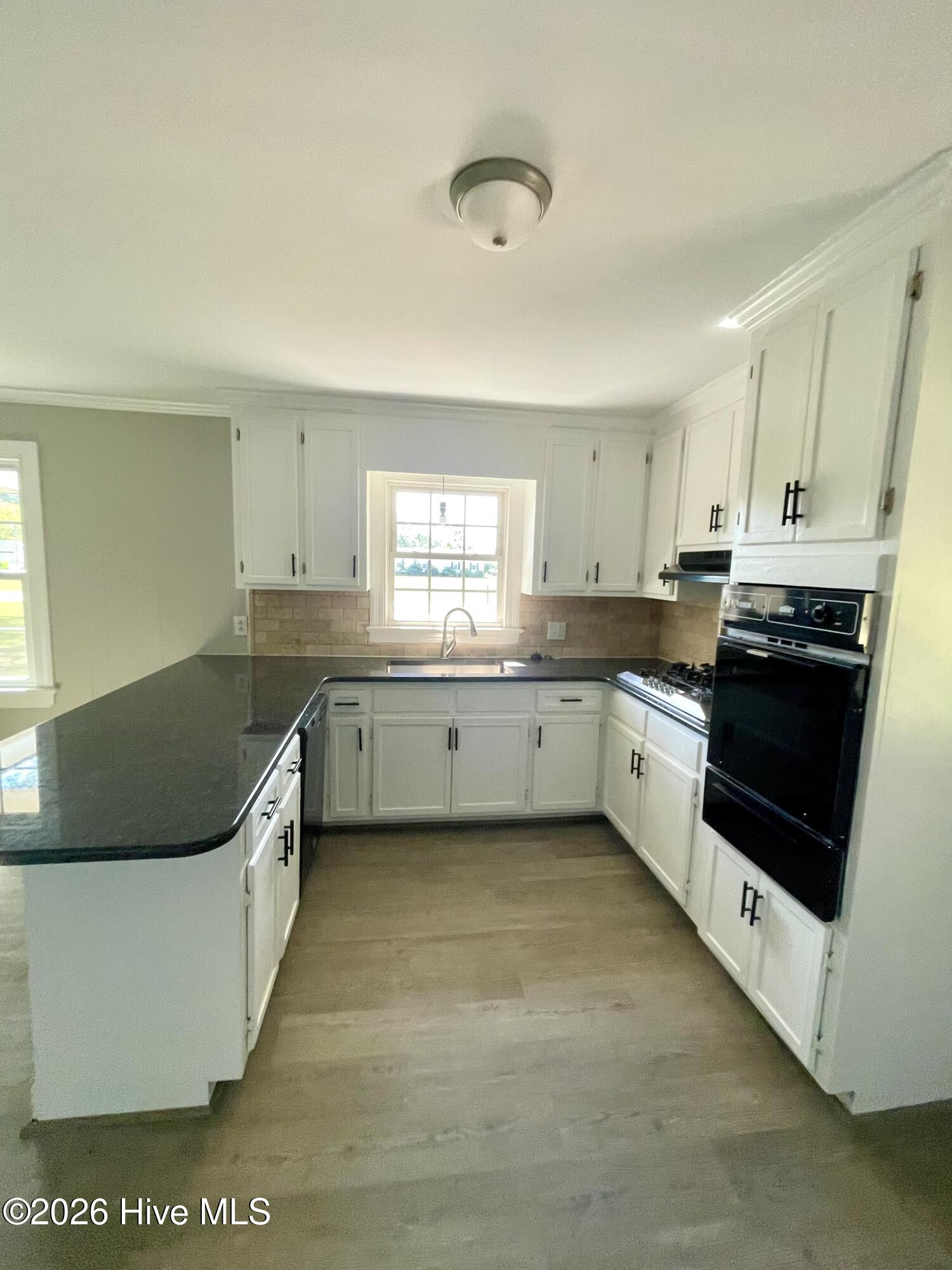 7511 Bakertown Road E Property Photo 6