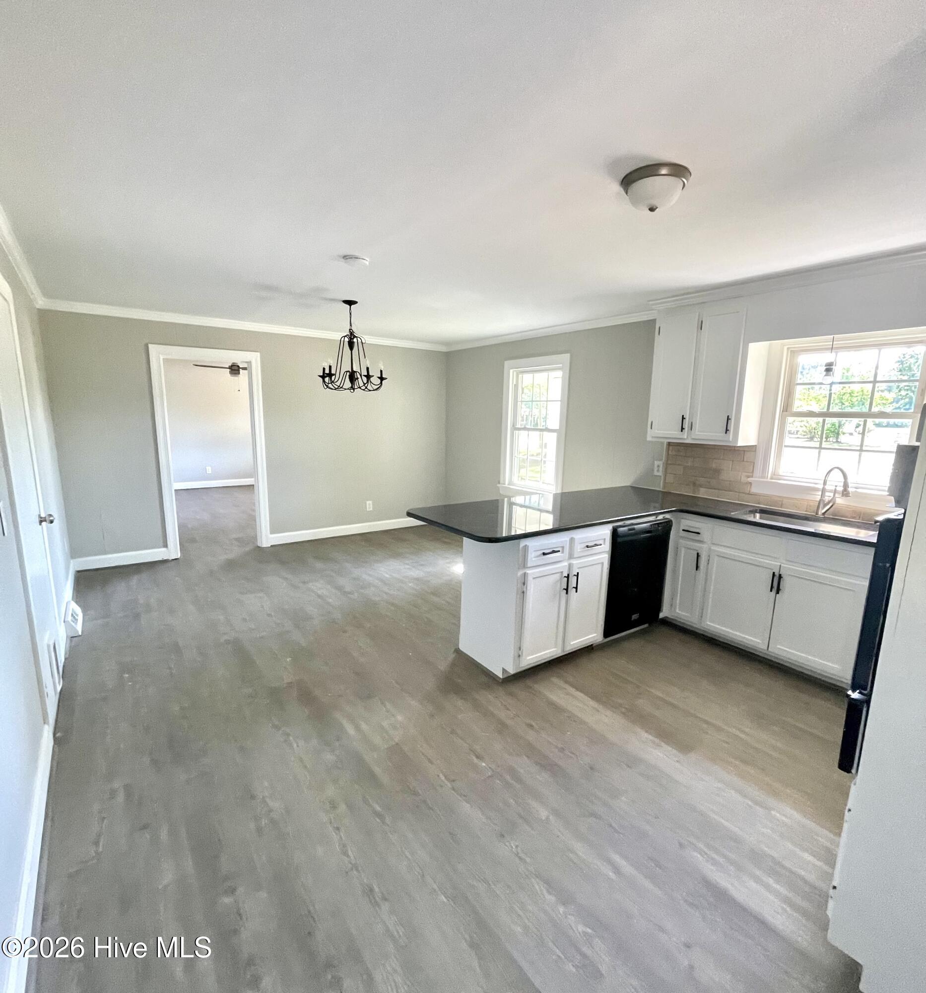 7511 Bakertown Road E Property Photo 7
