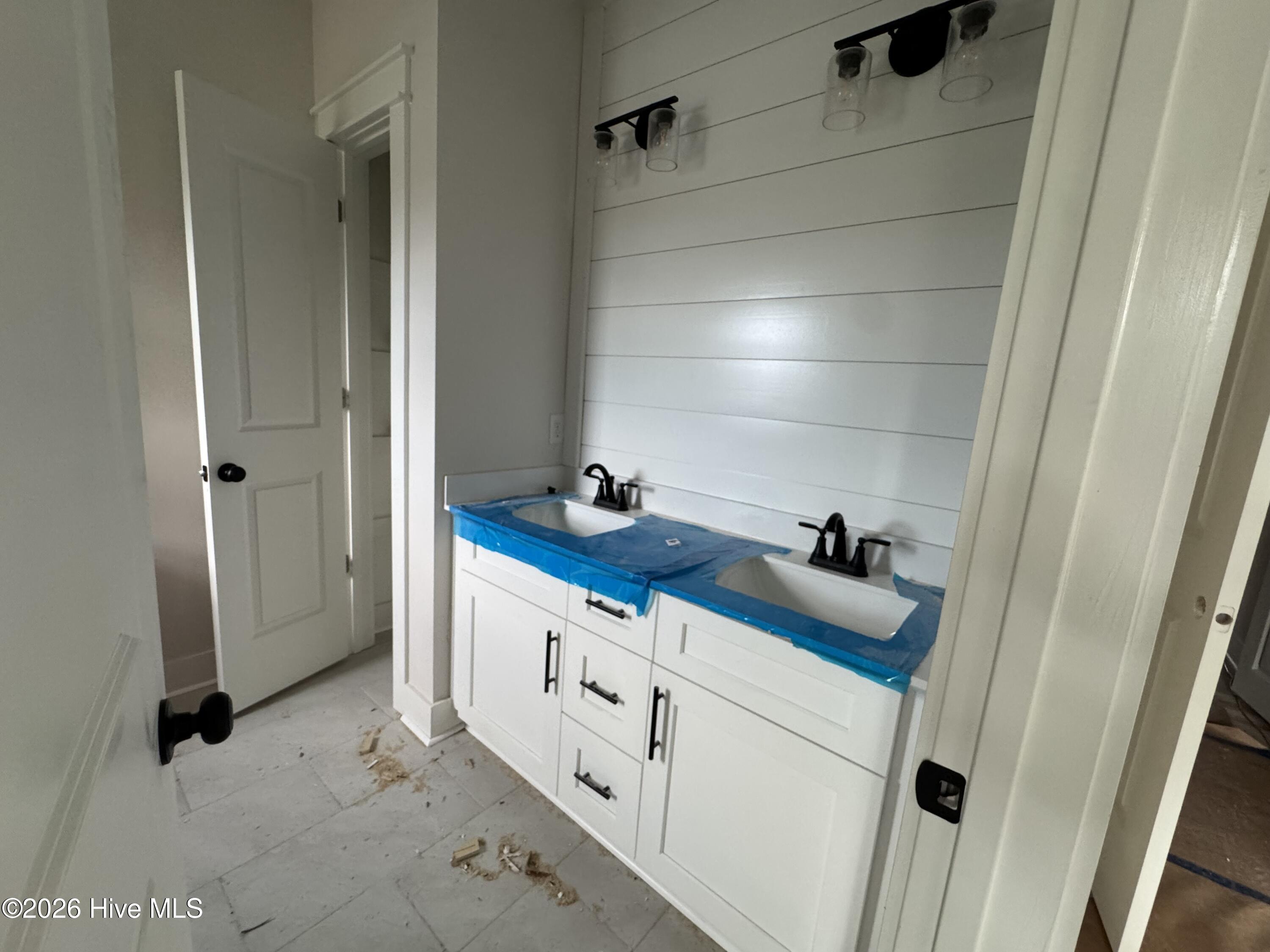 2027 Greenside Manor Drive Sw Property Photo 9