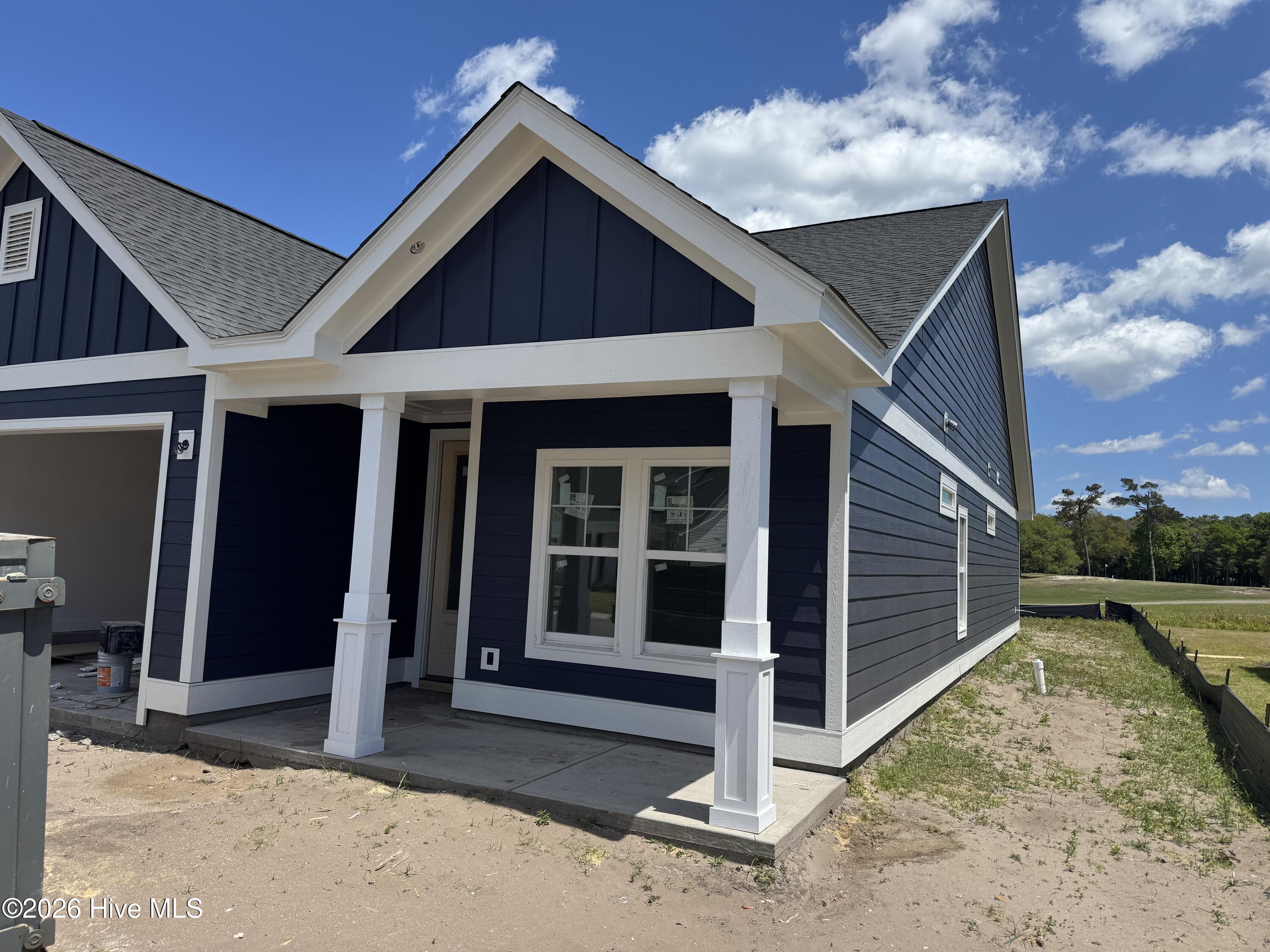 2042 Greenside Manor Drive Sw Property Photo 2