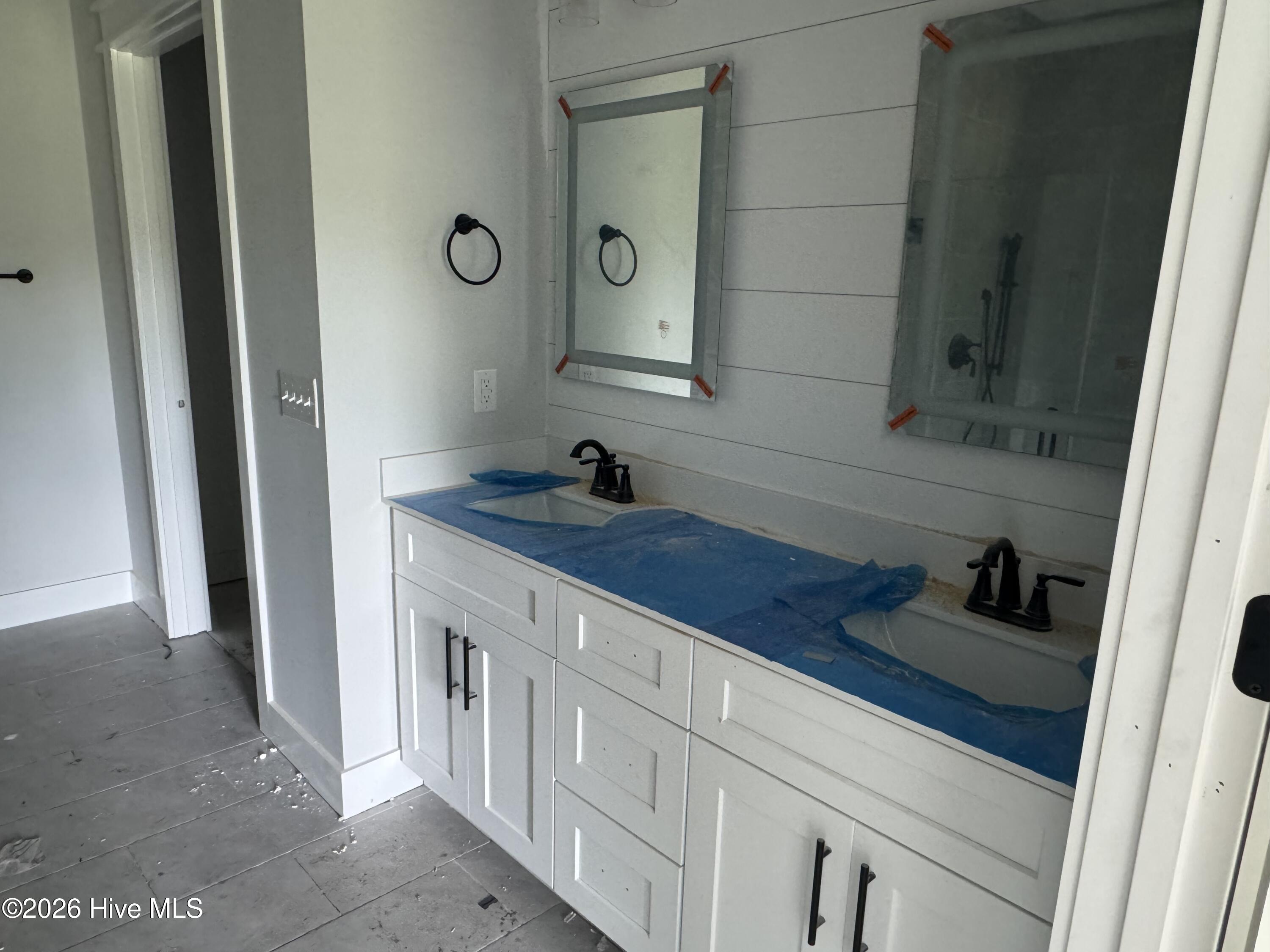 2042 Greenside Manor Drive Sw Property Photo 13
