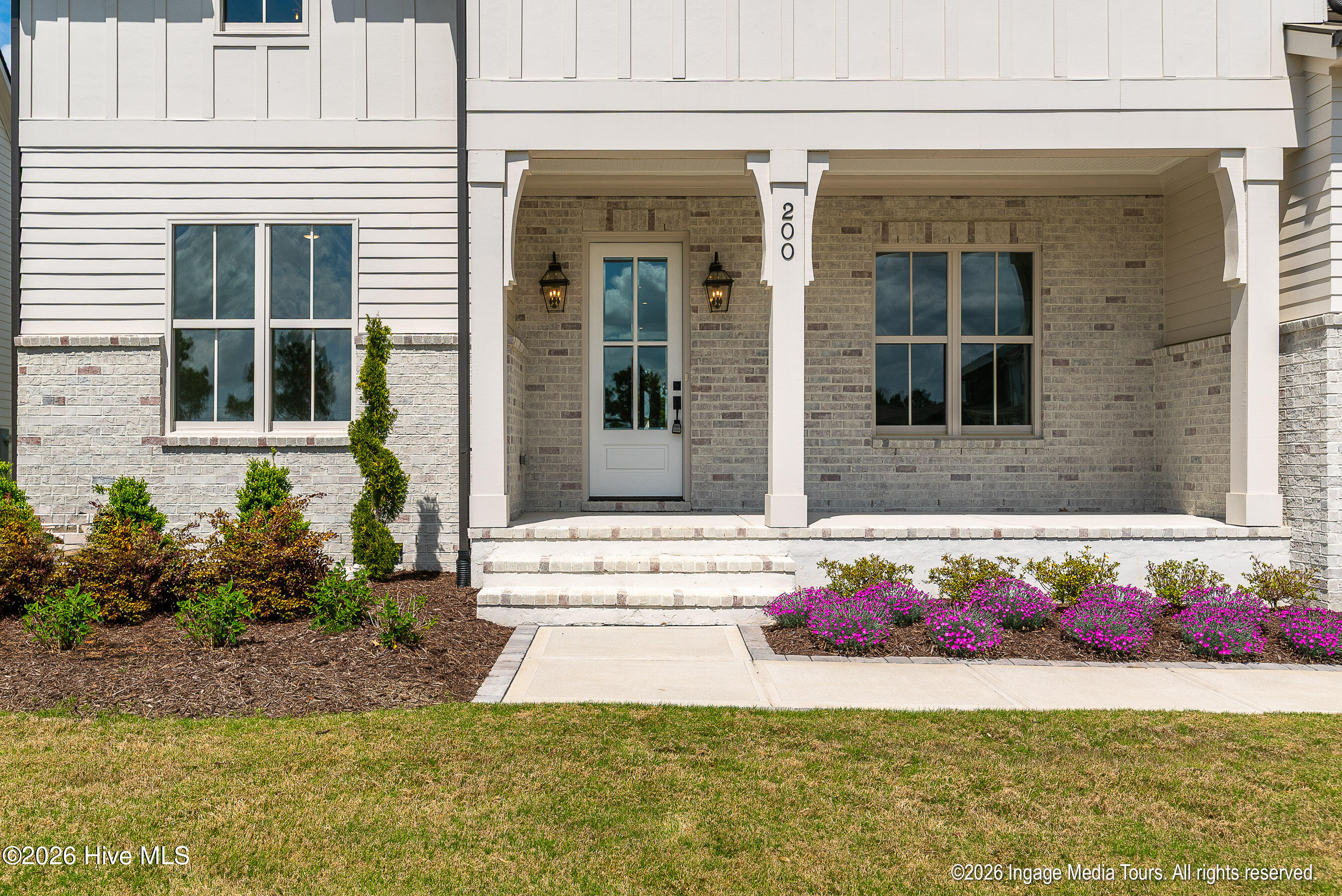 200 Pine Tree Point Property Photo 3