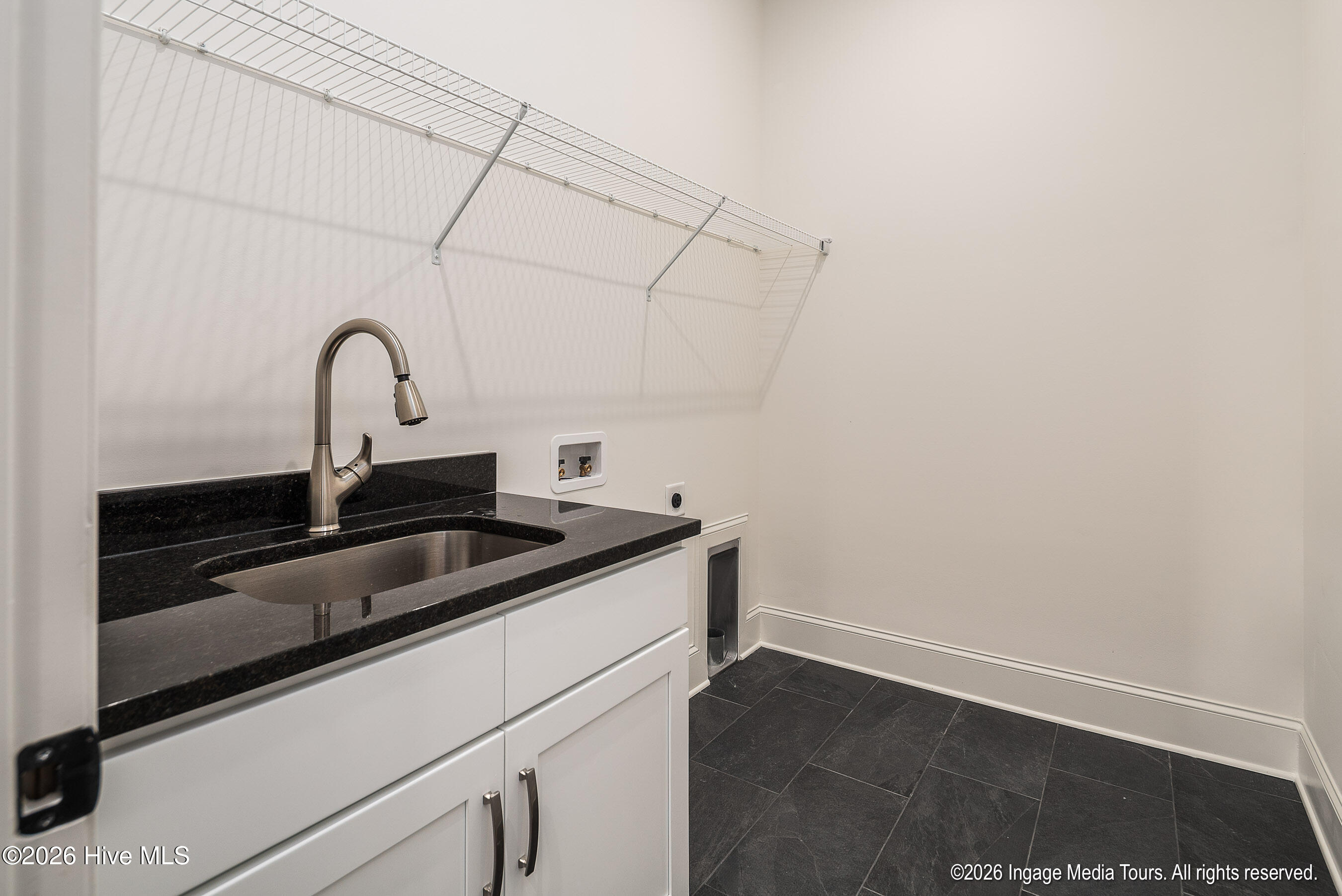 200 Pine Tree Point Property Photo 38