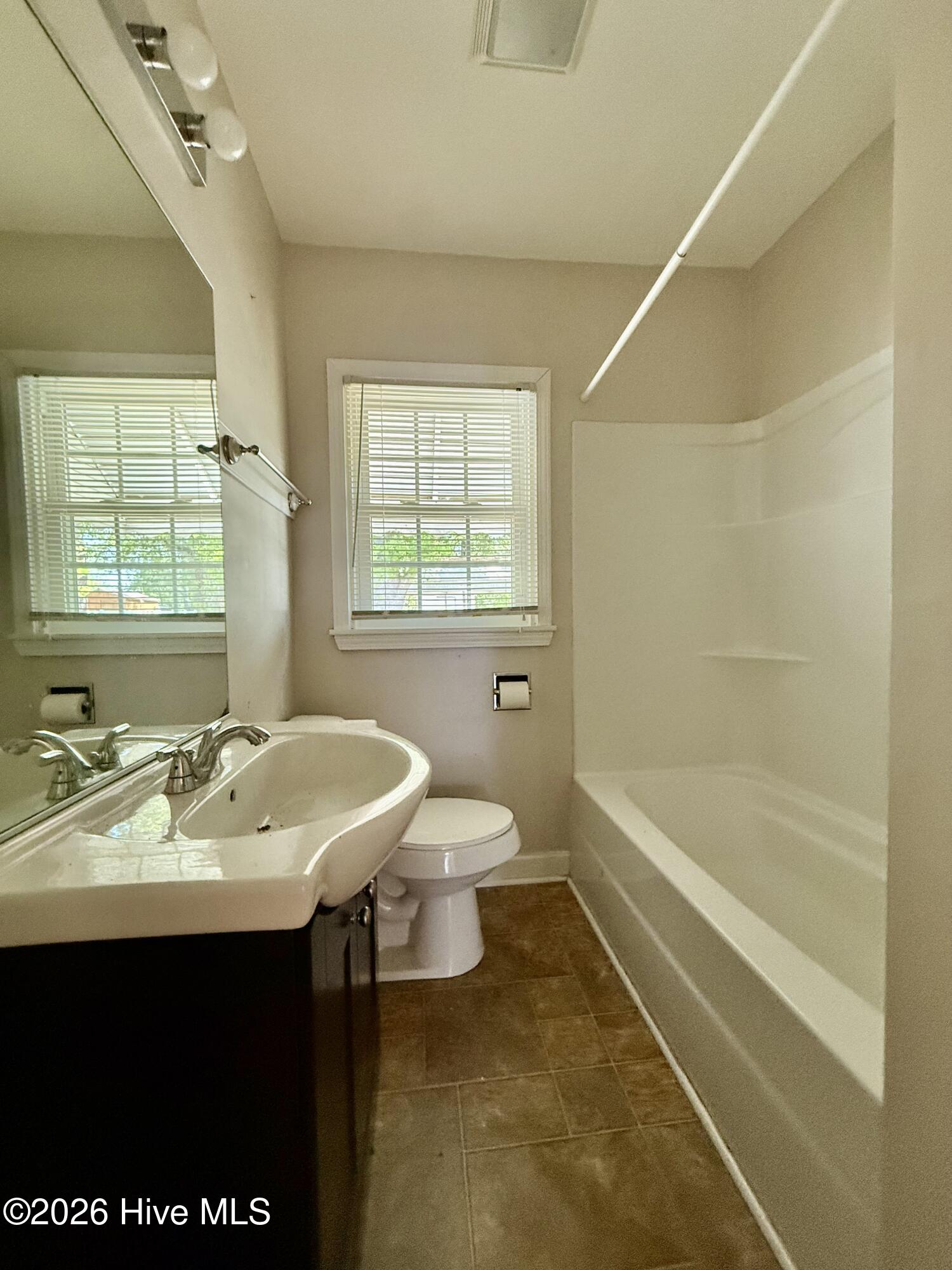 407 Roberdel Road Property Photo 6