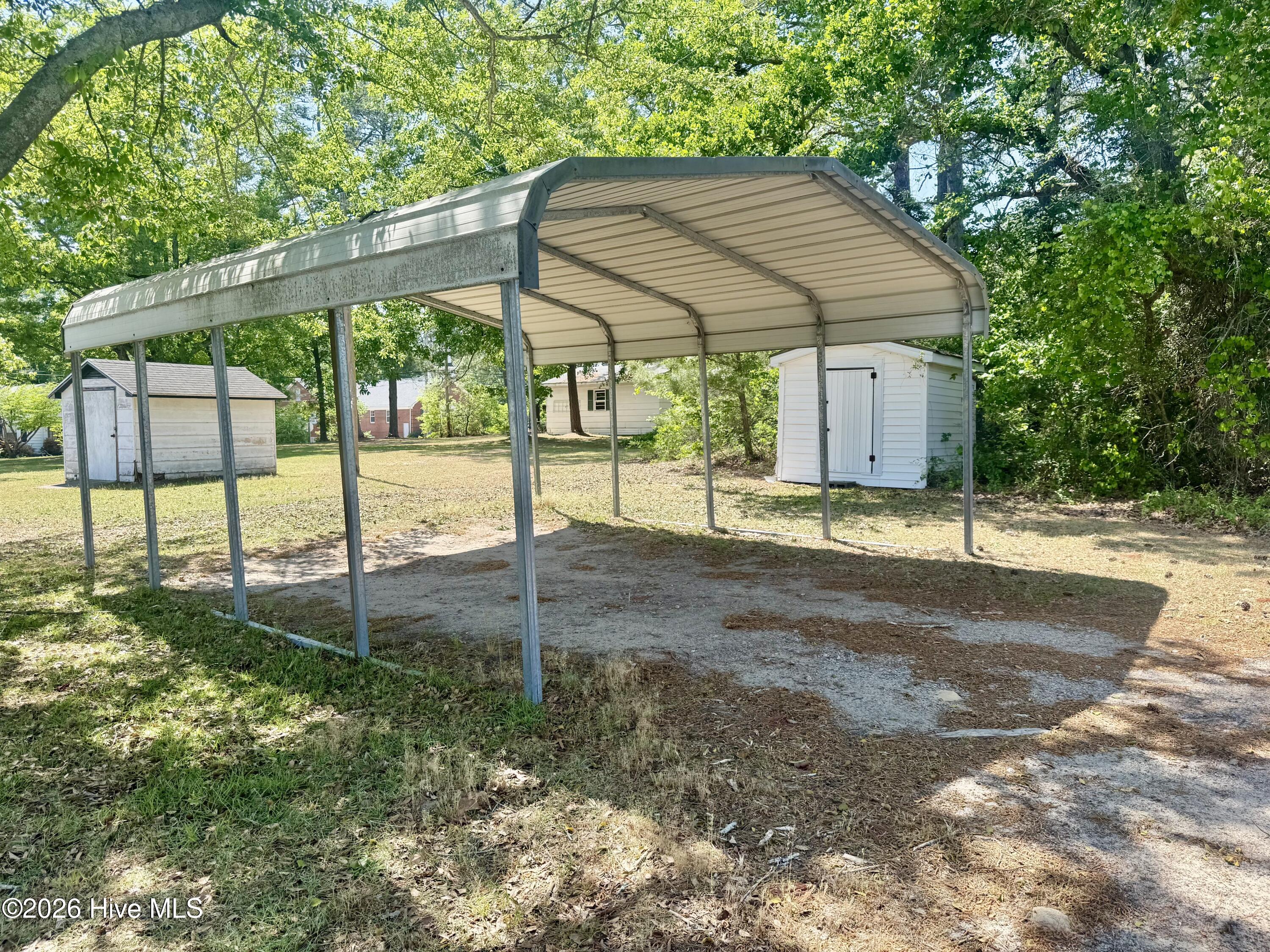 407 Roberdel Road Property Photo 9