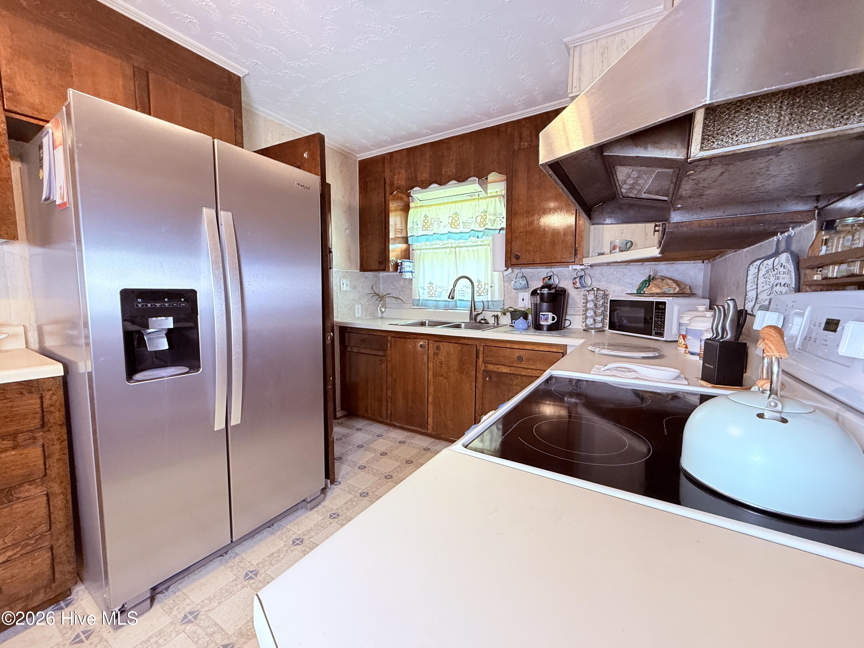 102 Yorkshire Drive Property Photo 6