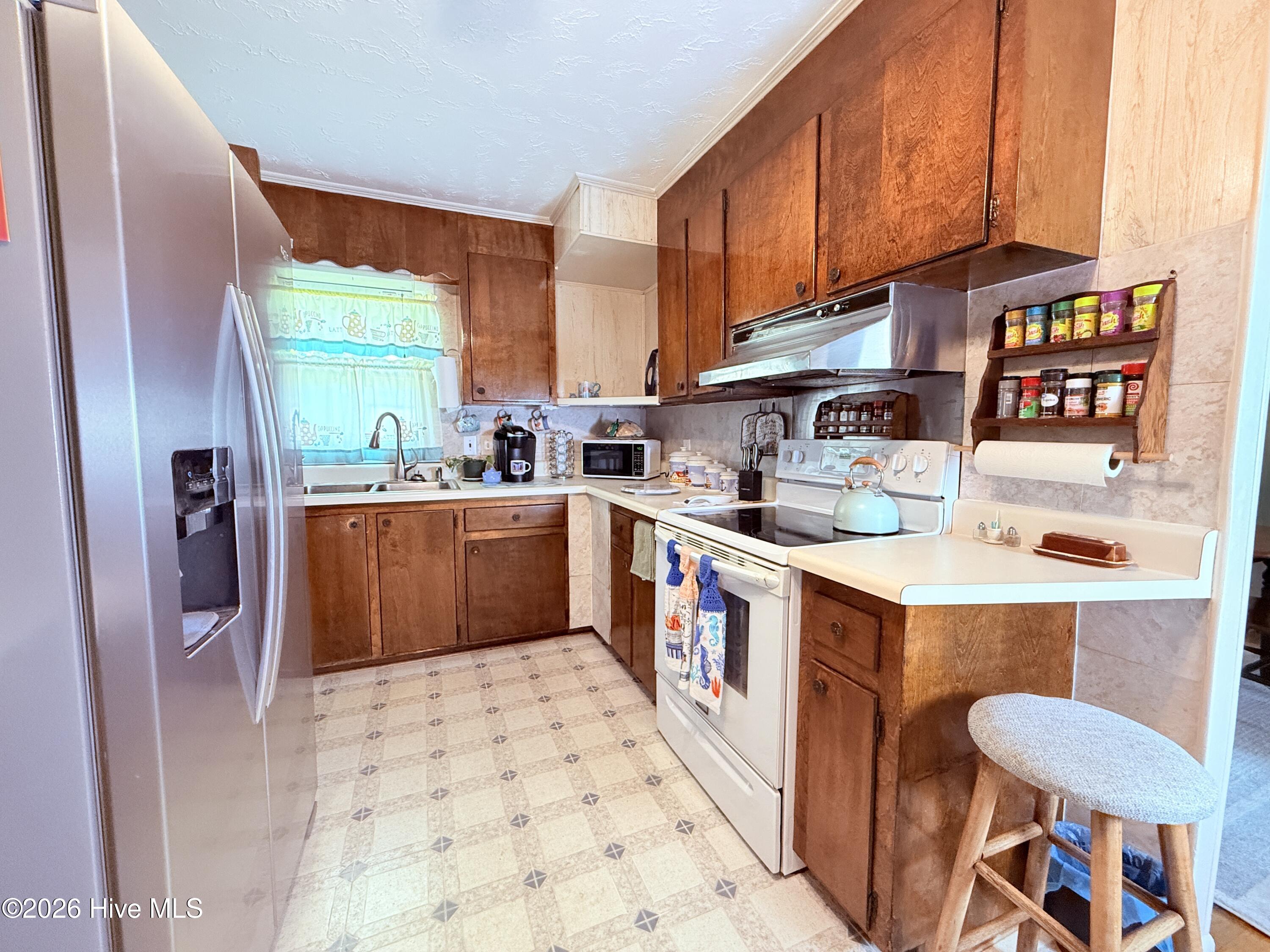 102 Yorkshire Drive Property Photo 7