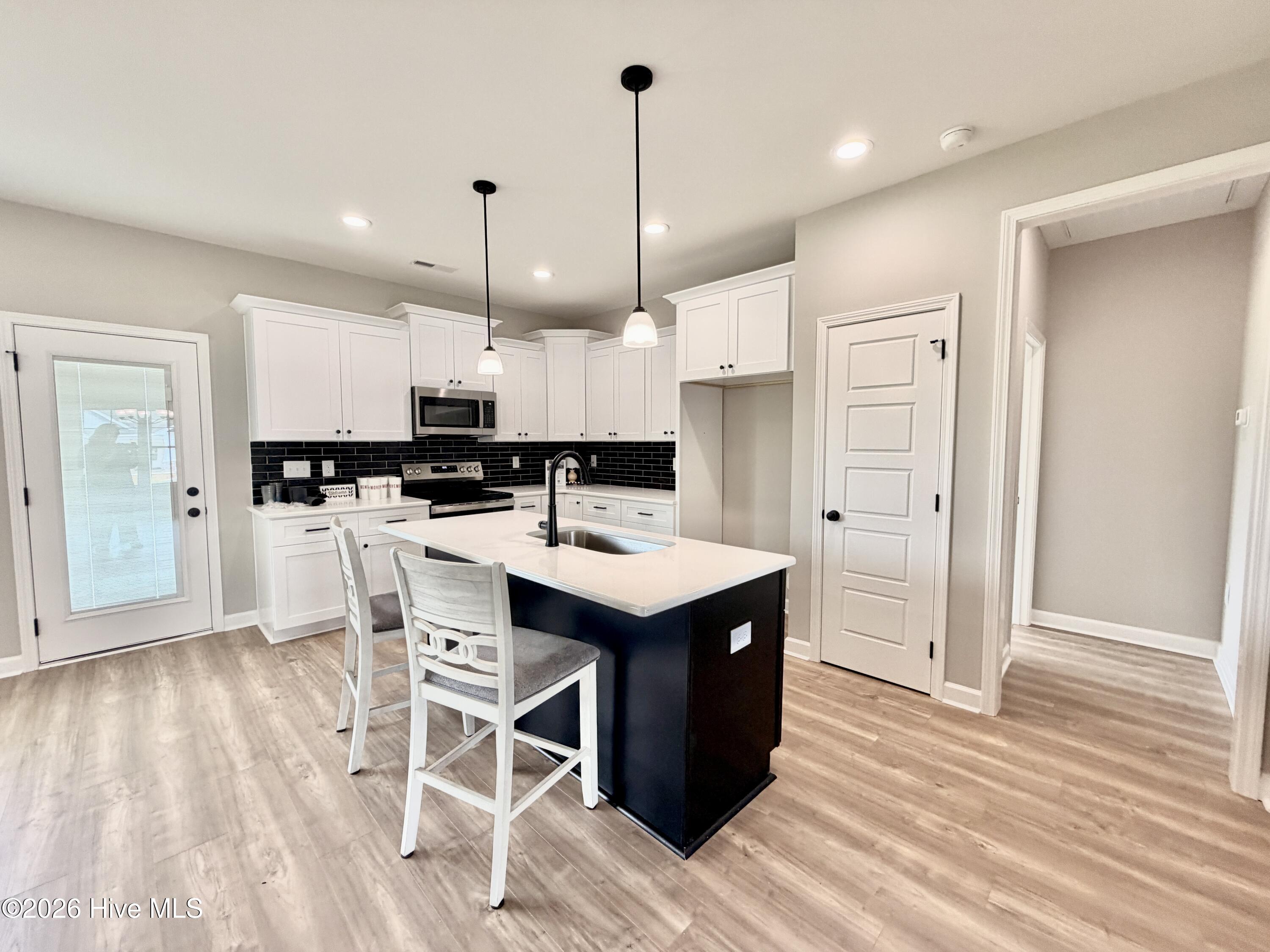 3731 Chatsworth Drive Property Photo 4