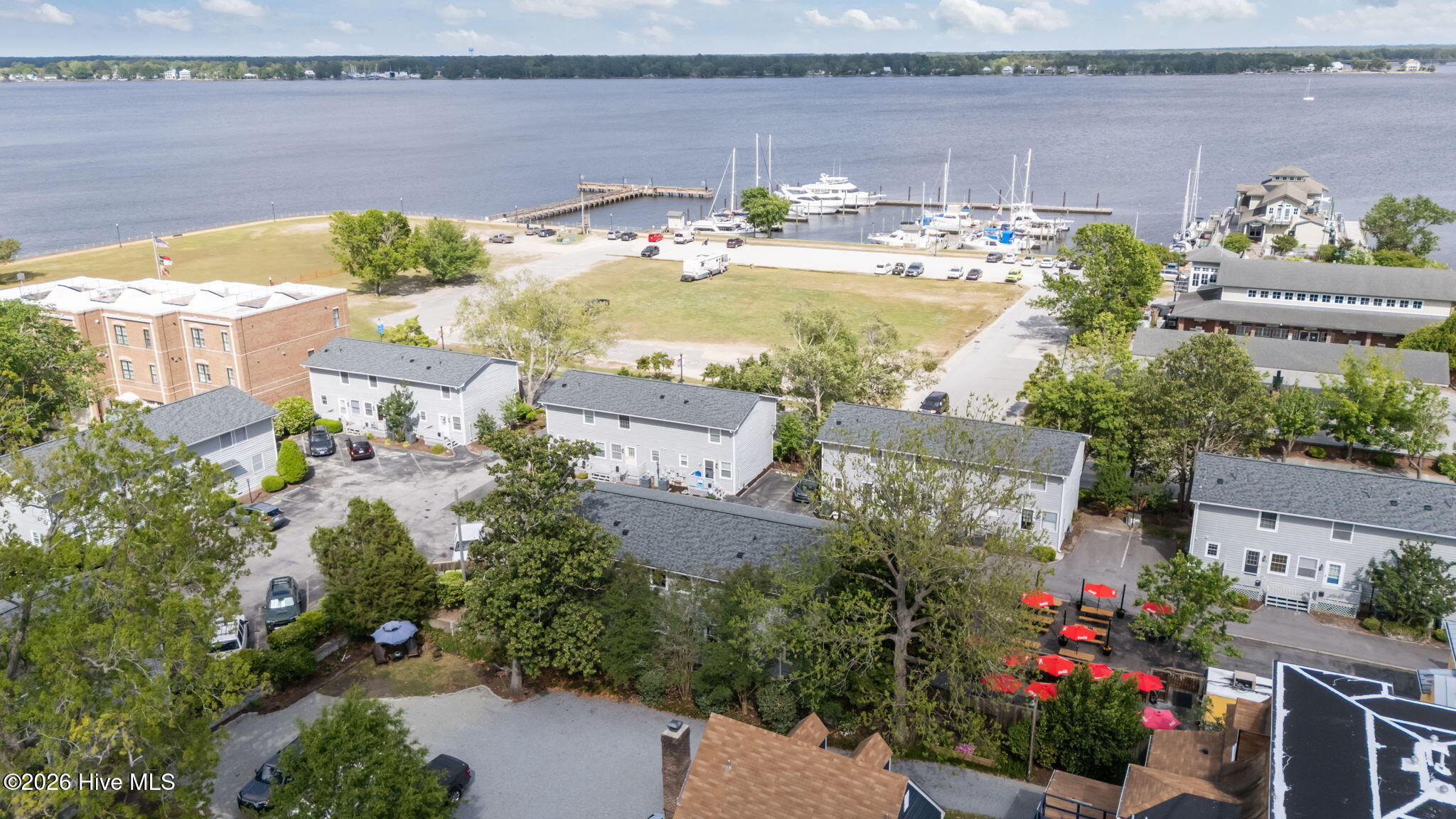 315 River Walk Property Photo 17