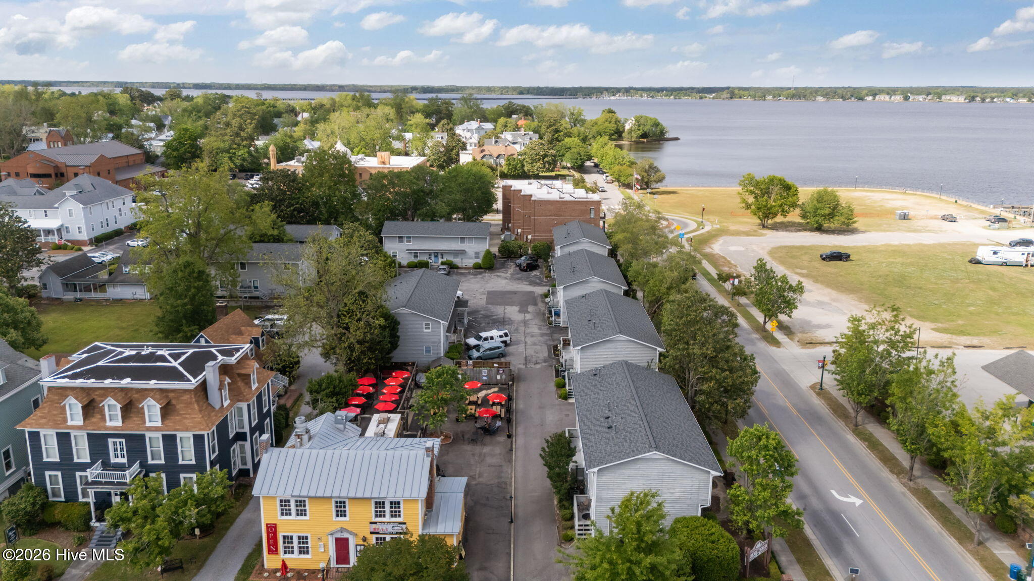 315 River Walk Property Photo 22