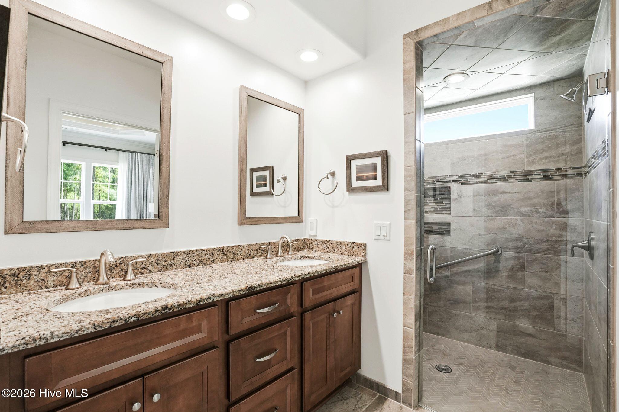 3710 Friendly Orange Court Ne Property Photo 14