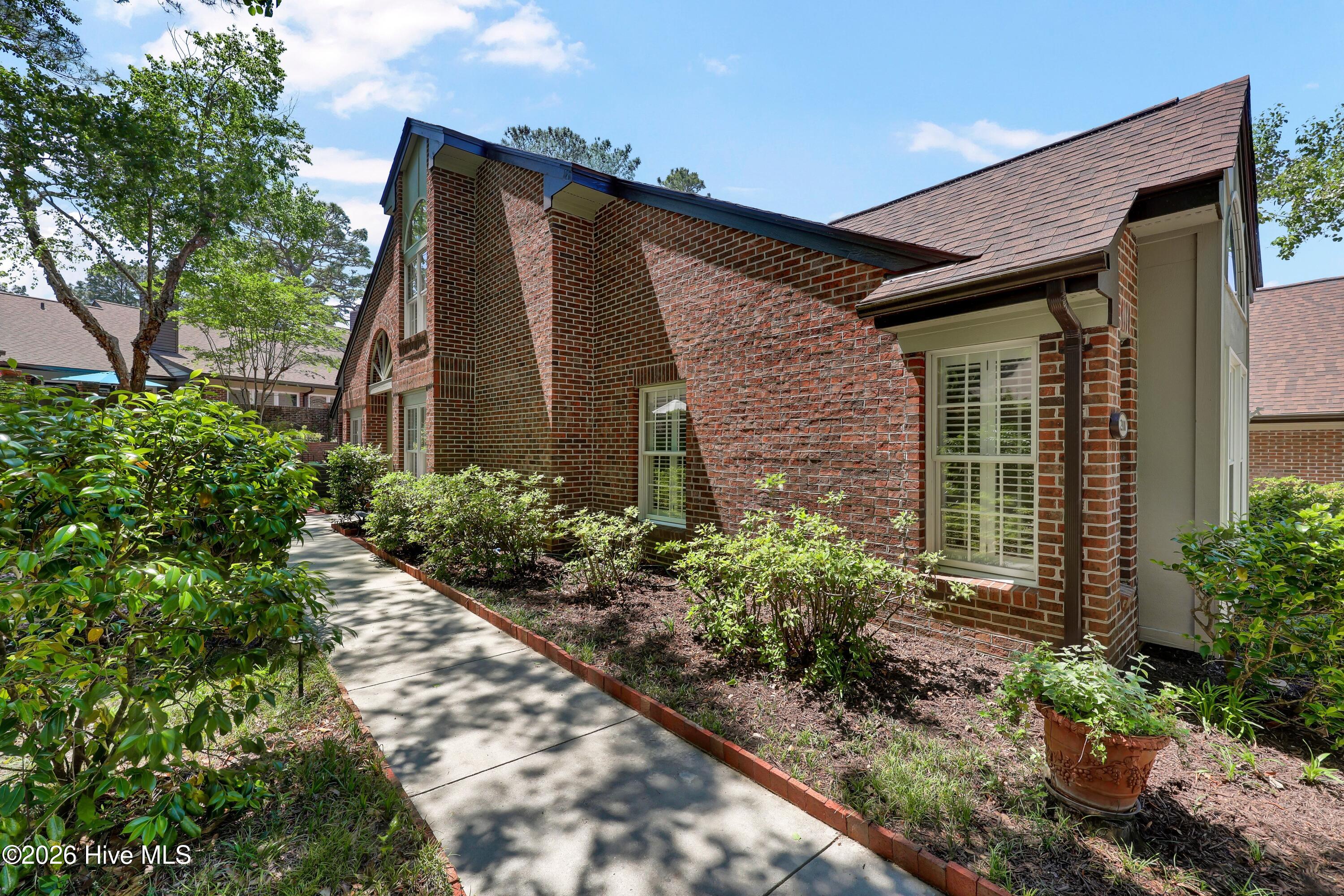 2111 Jumpin Run Drive Property Photo 7