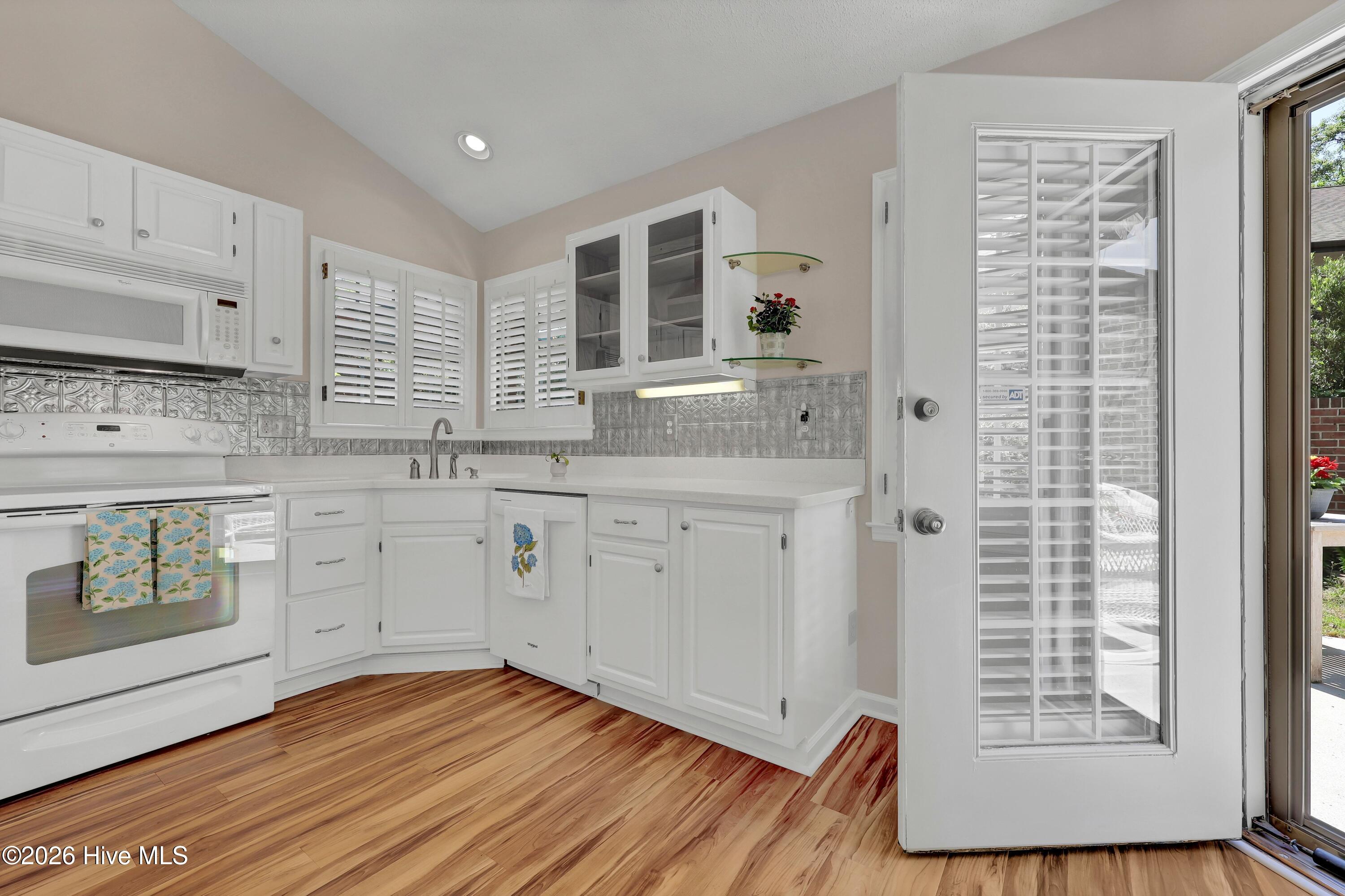2111 Jumpin Run Drive Property Photo 16