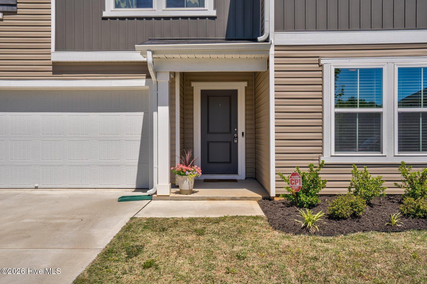 360 Riley Way Property Photo 6