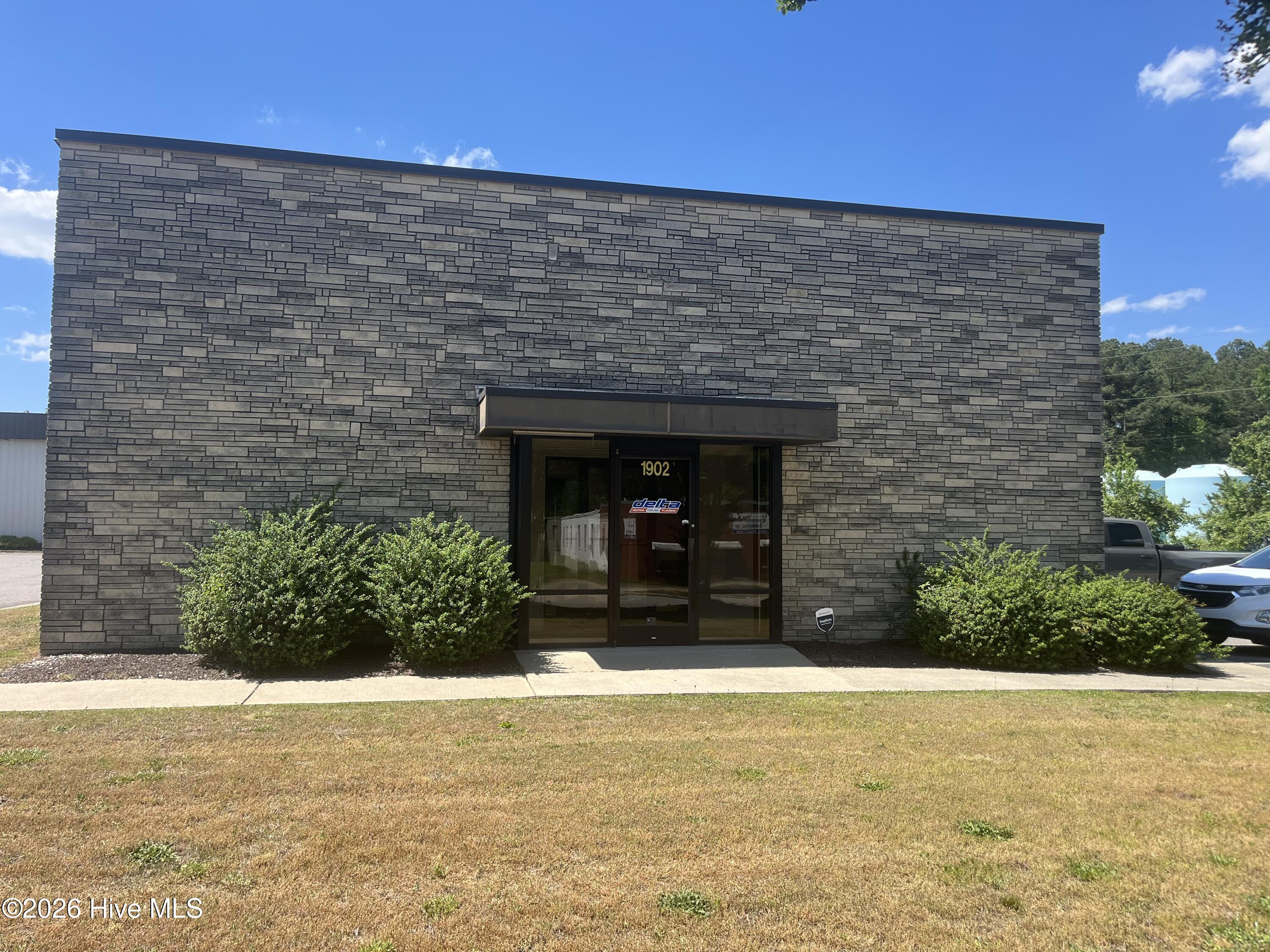 1902 Baldree Road S Property Photo 1