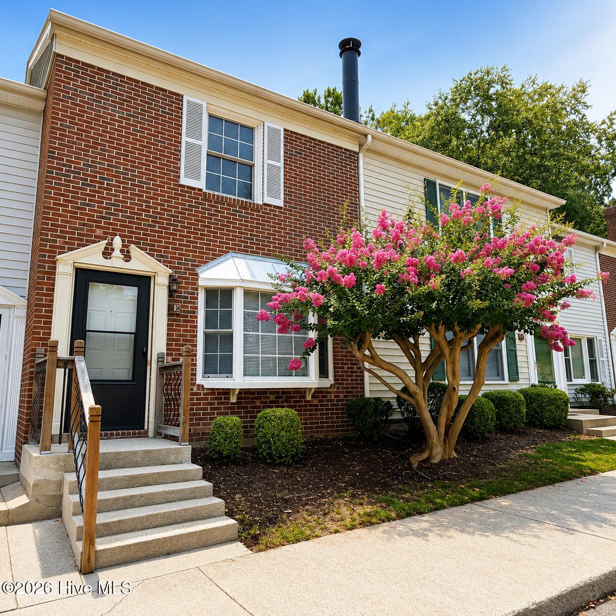 2905 Cedar Creek Road E Property Photo 1