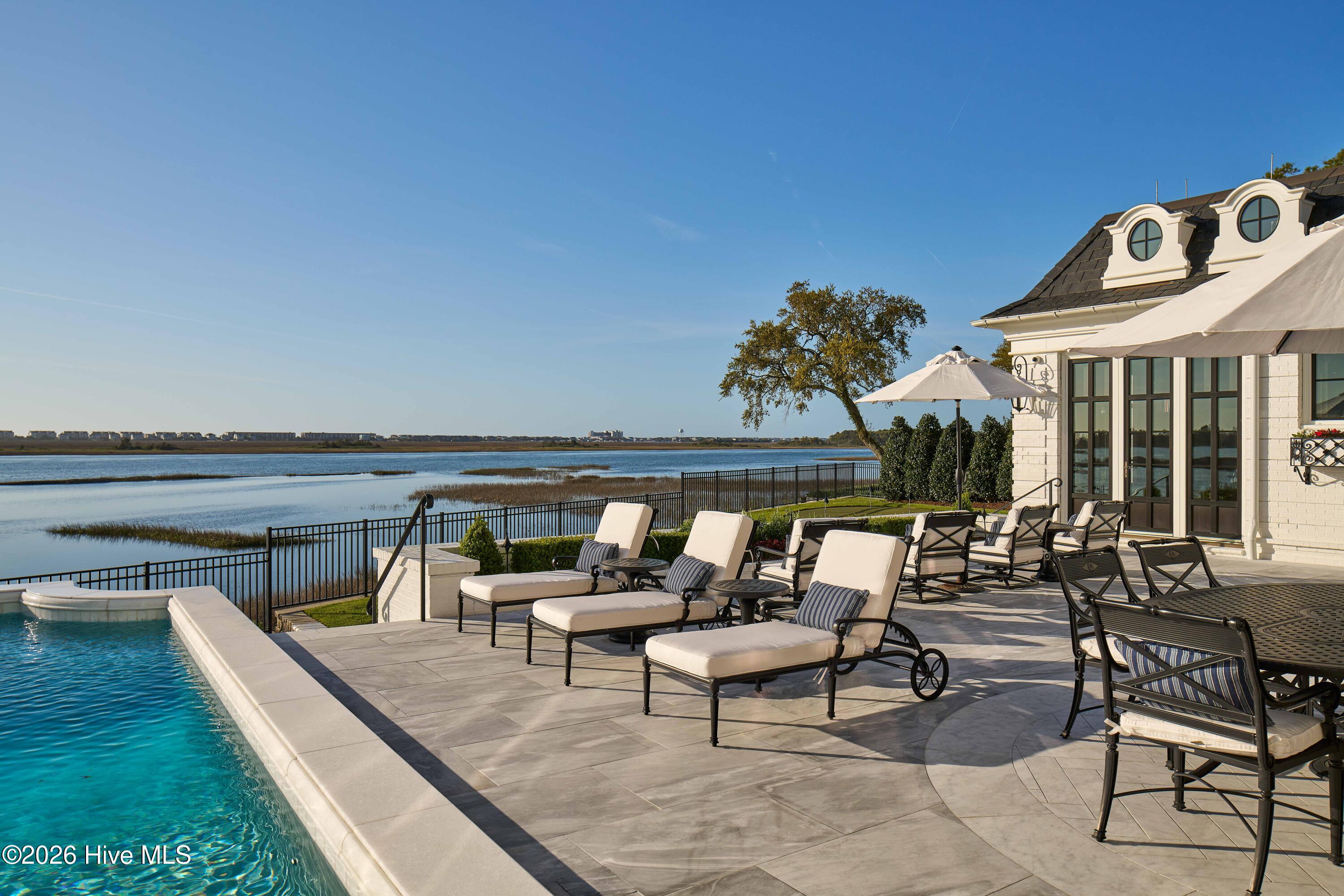2316 Ocean Point Drive Property Photo 4