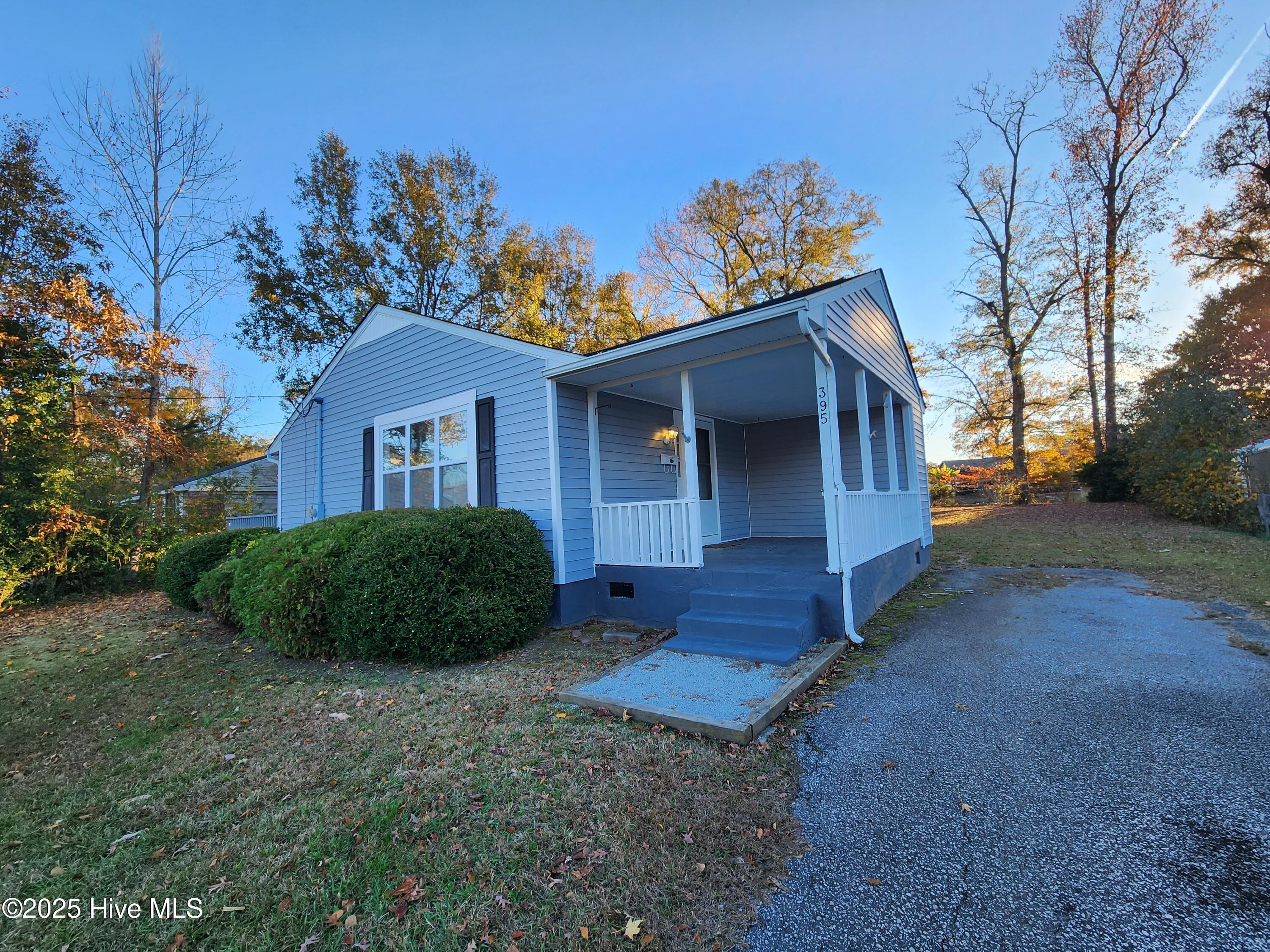 395 Maple Street Property Photo 2